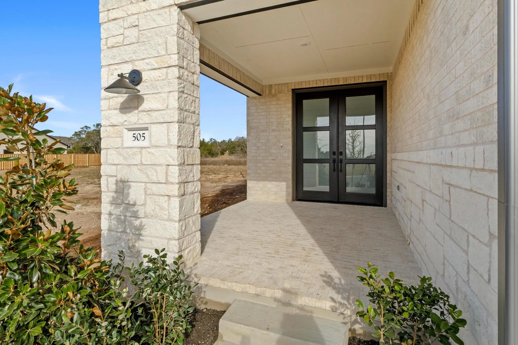 Photo 2 of 505 BUCKAROO DR