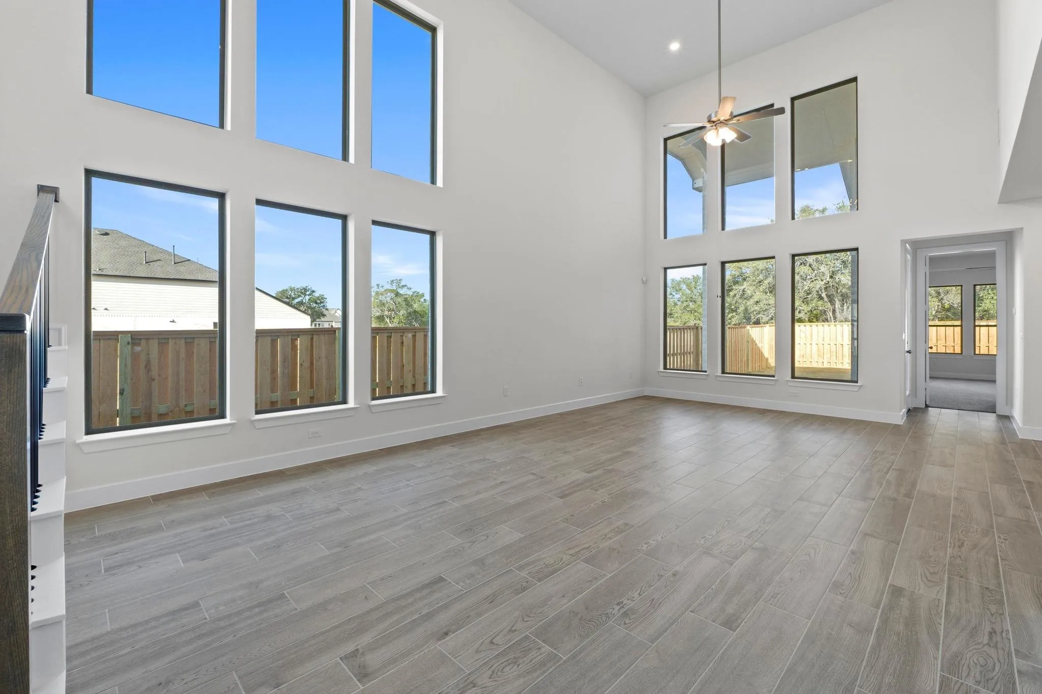 Photo 5 of 505 BUCKAROO DR