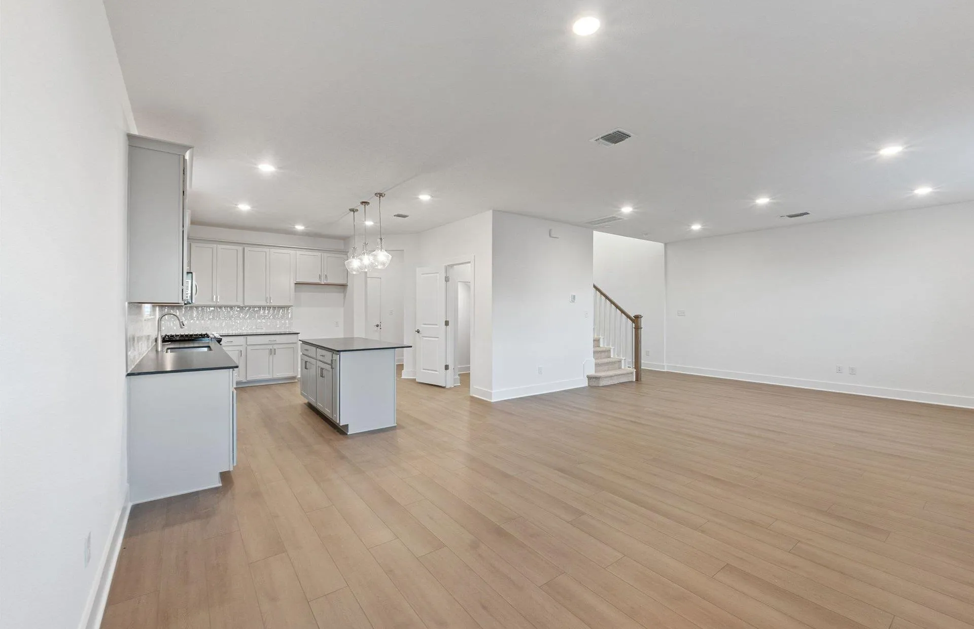 Photo 5 of 425 BRISTLECONE BND