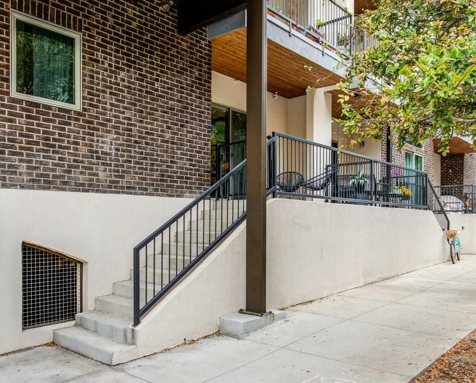 Photo 3 of 908 NUECES ST #18
