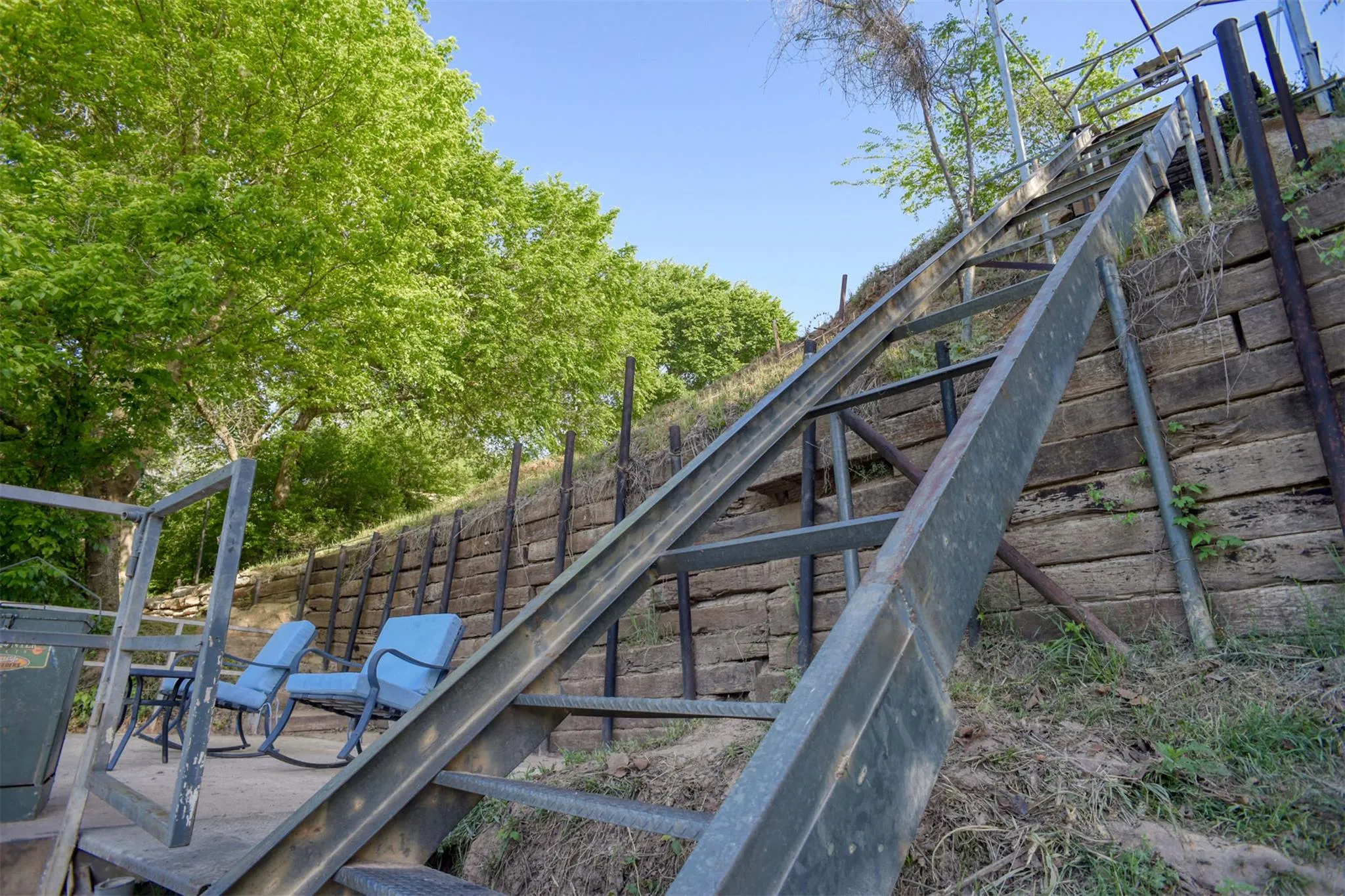 Photo 4 of 678 PONDEROSA RD