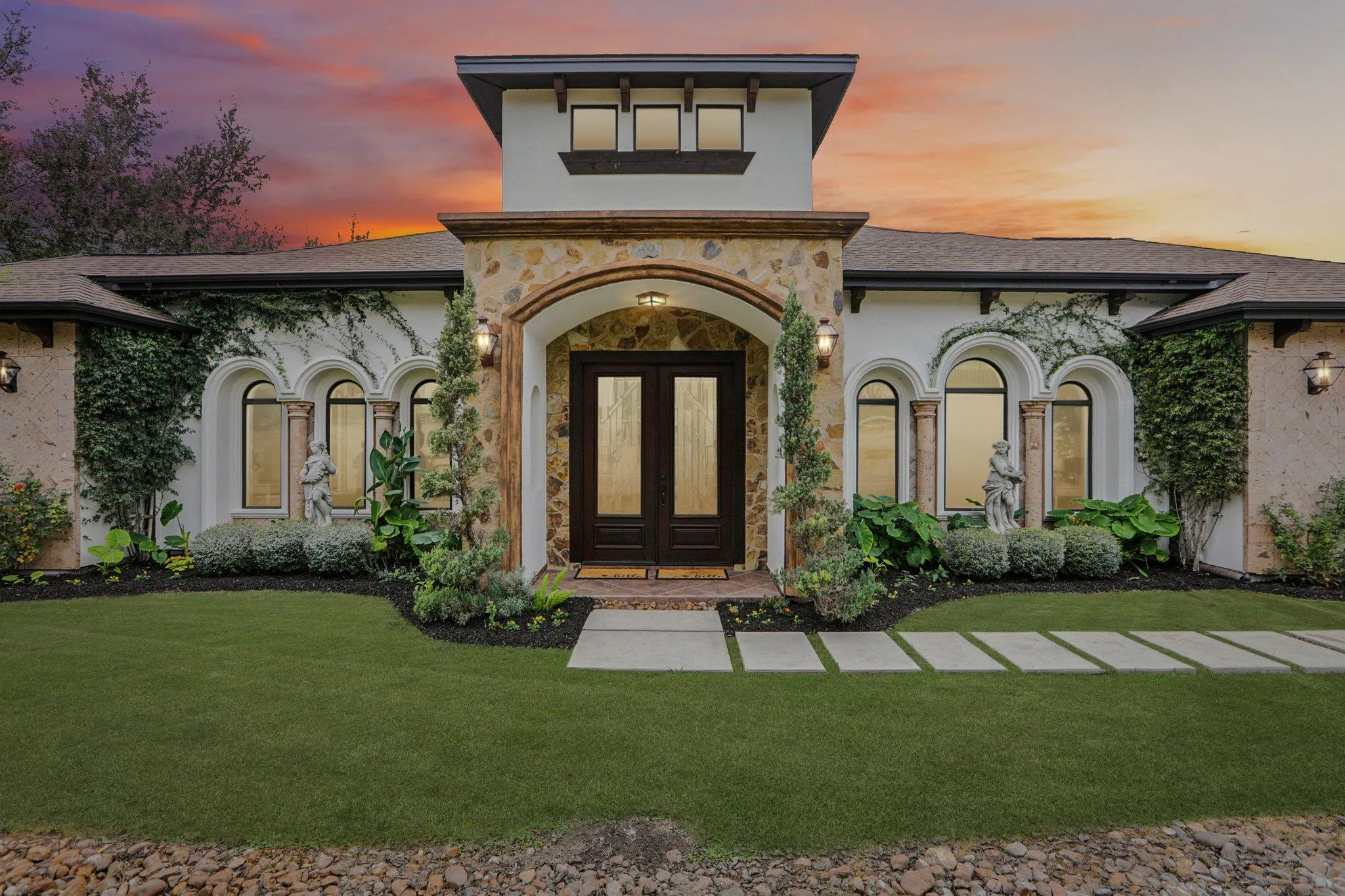 Photo of 5005 MC INTYRE CIR, Austin, TX, 78734
