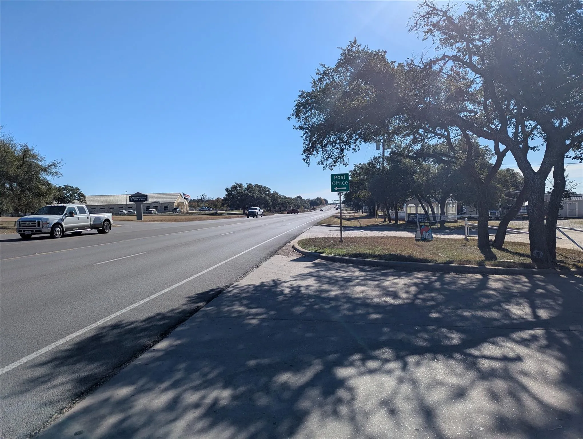 Photo 4 of 1511 US HWY 290 HWY