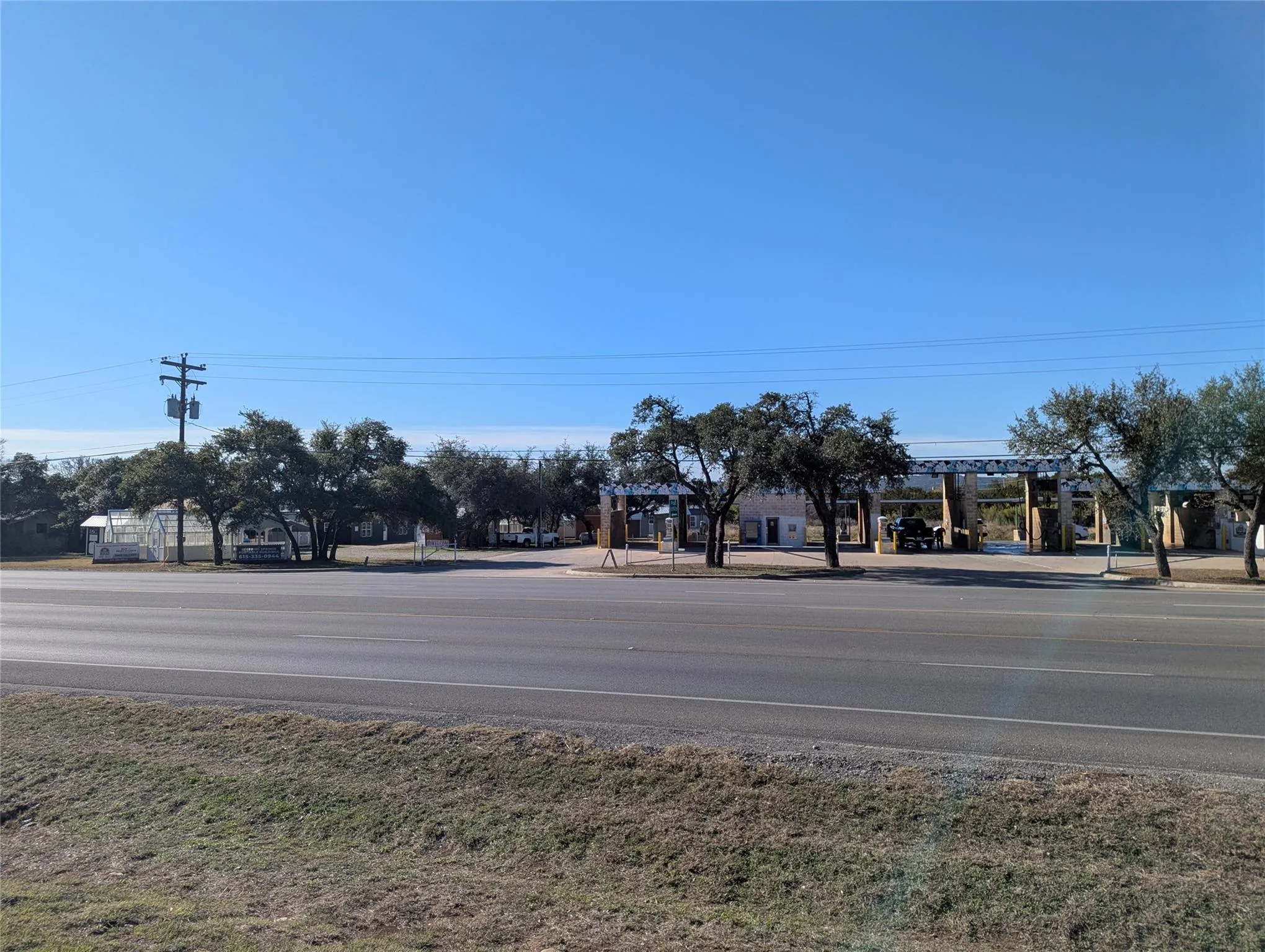 Photo 3 of 1511 US HWY 290 HWY
