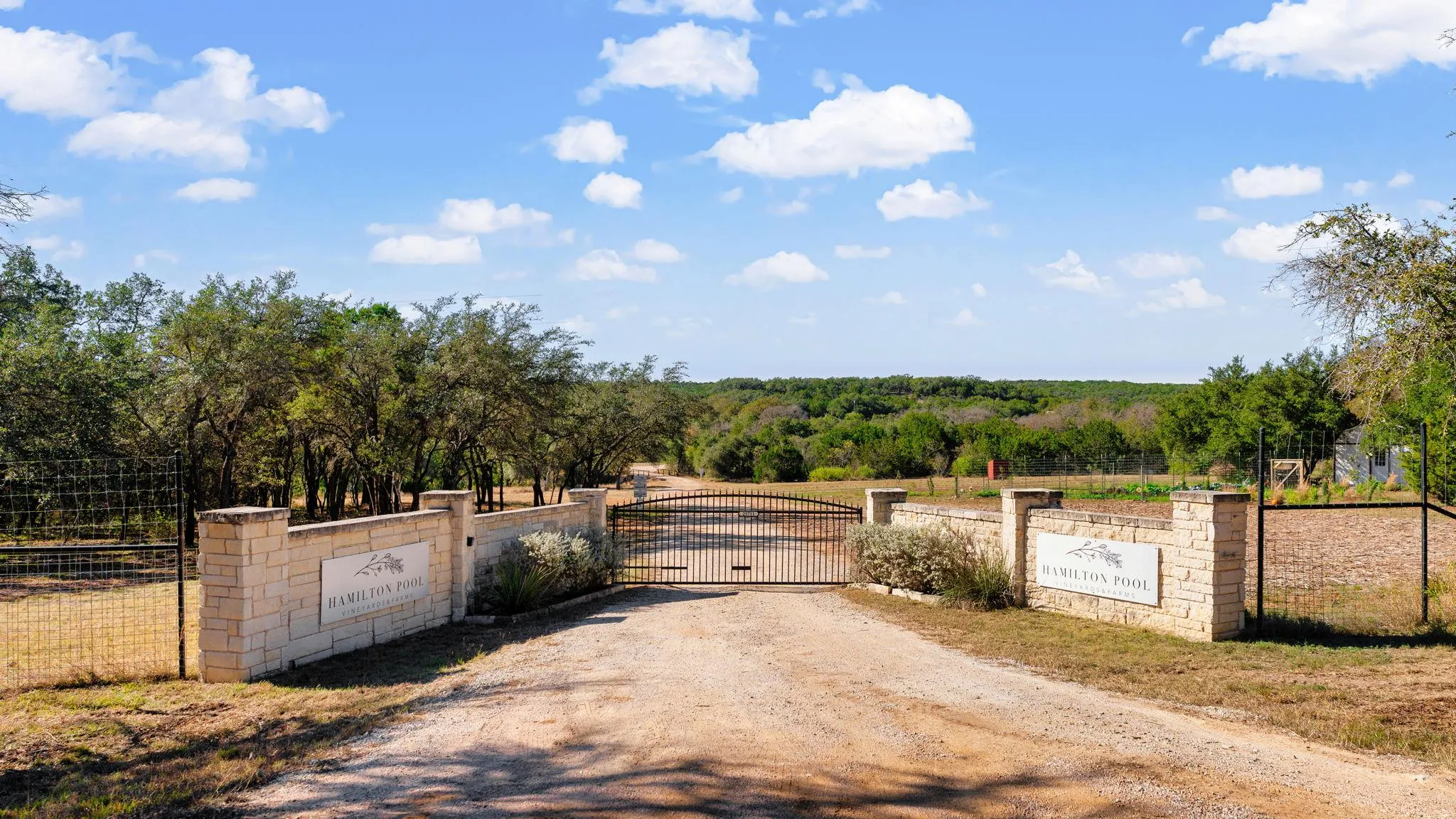 Photo 3 of 25711 HAMILTON POOL RD