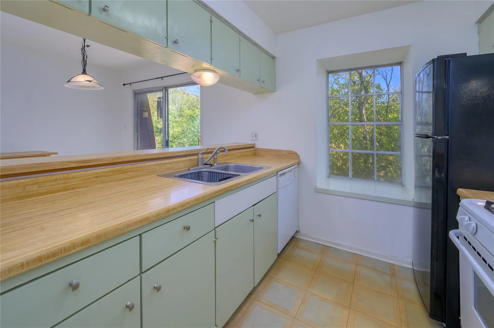Photo 2 of 7801 SHOAL CREEK BLVD #252