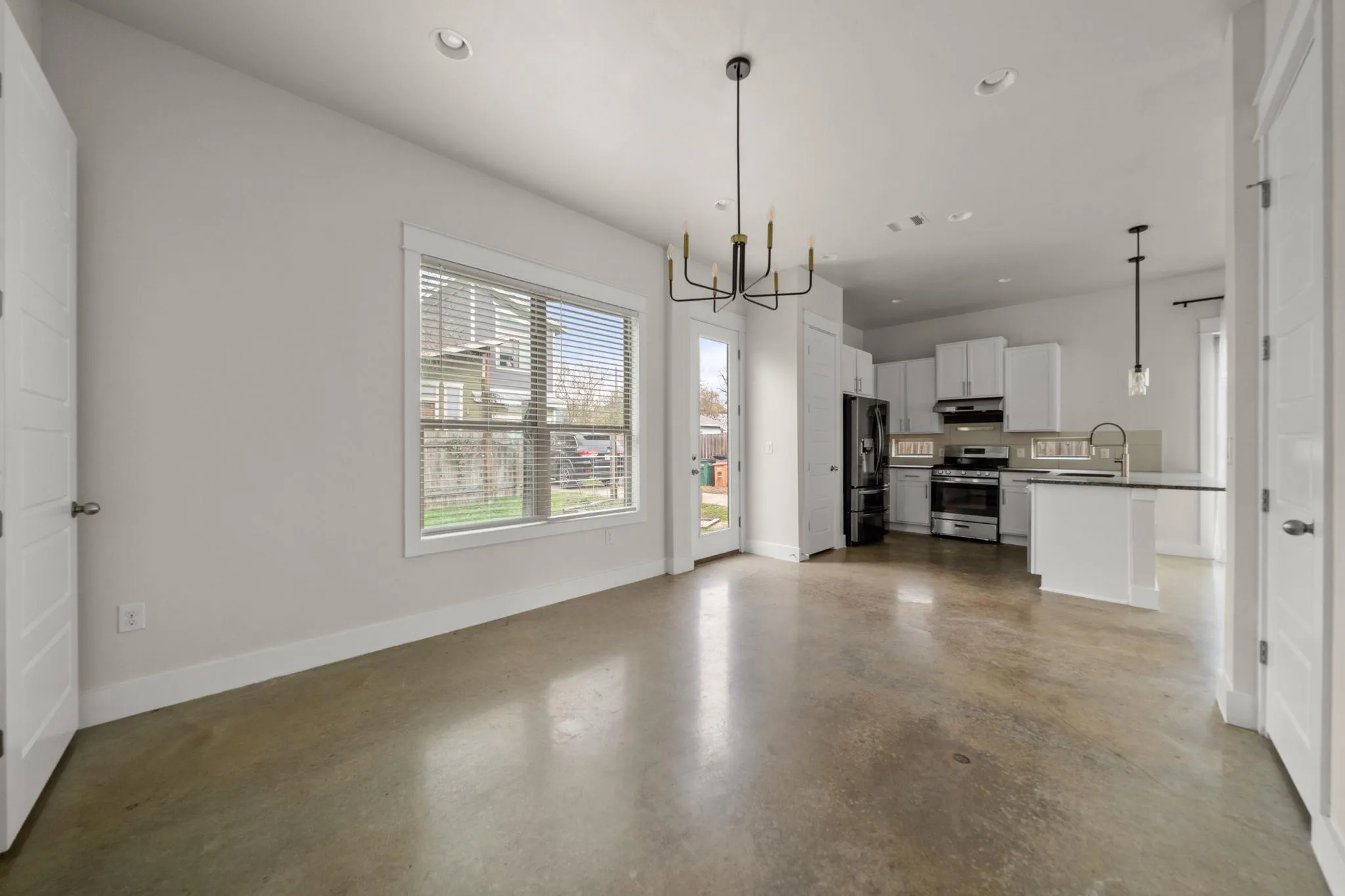 Photo 4 of 1160 NICKOLS AVE #A