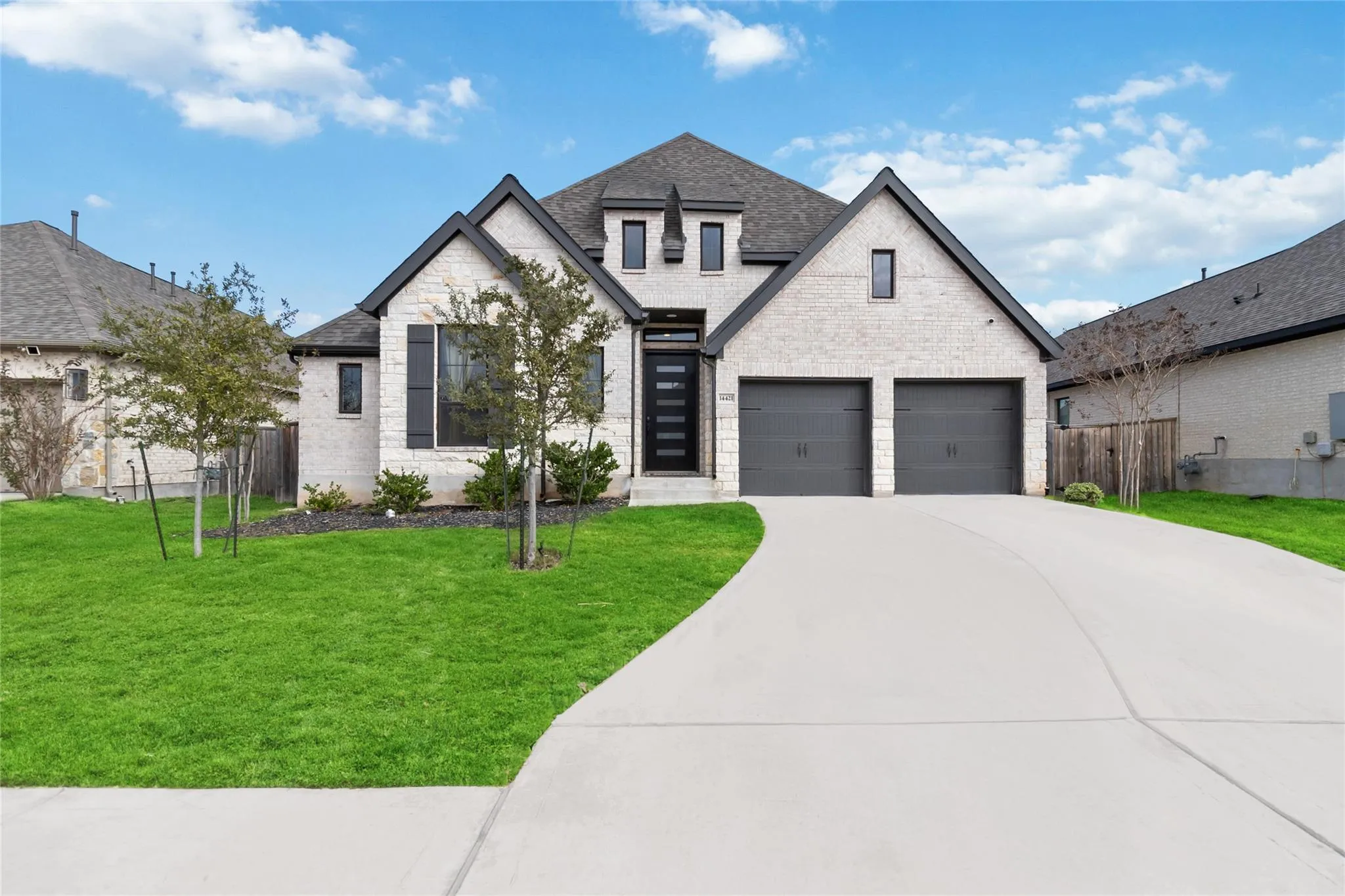 Photo 2 of 14421 KIRA LN