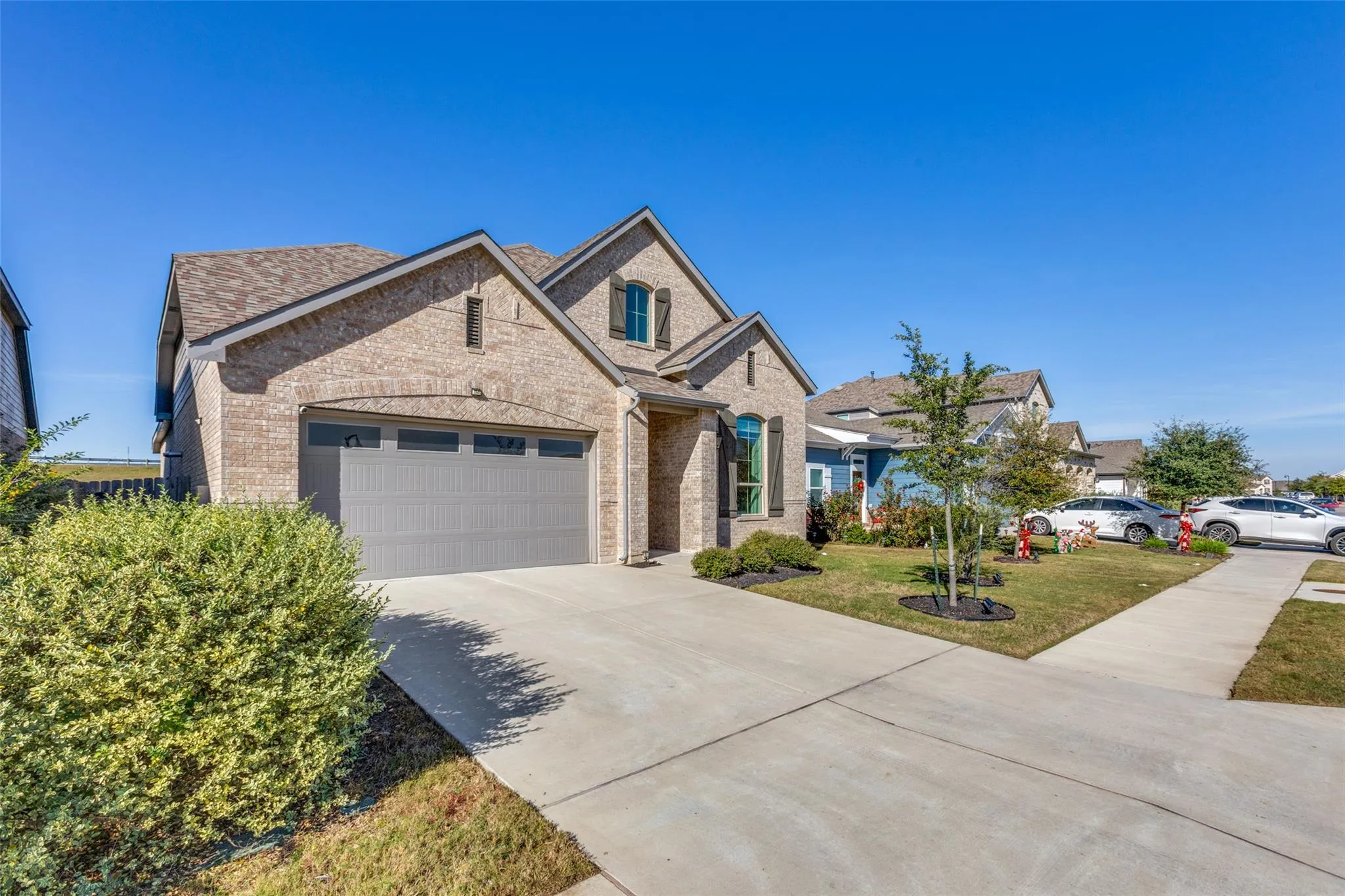 Photo 5 of 409 MANGOLD DR