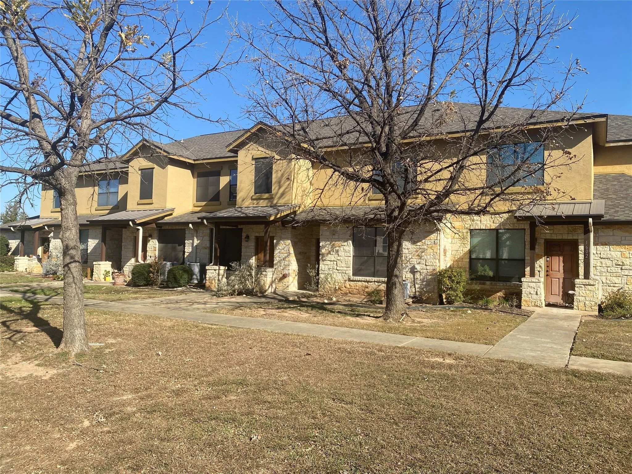 Photo 2 of 2101 TOWN CENTRE DR #1603