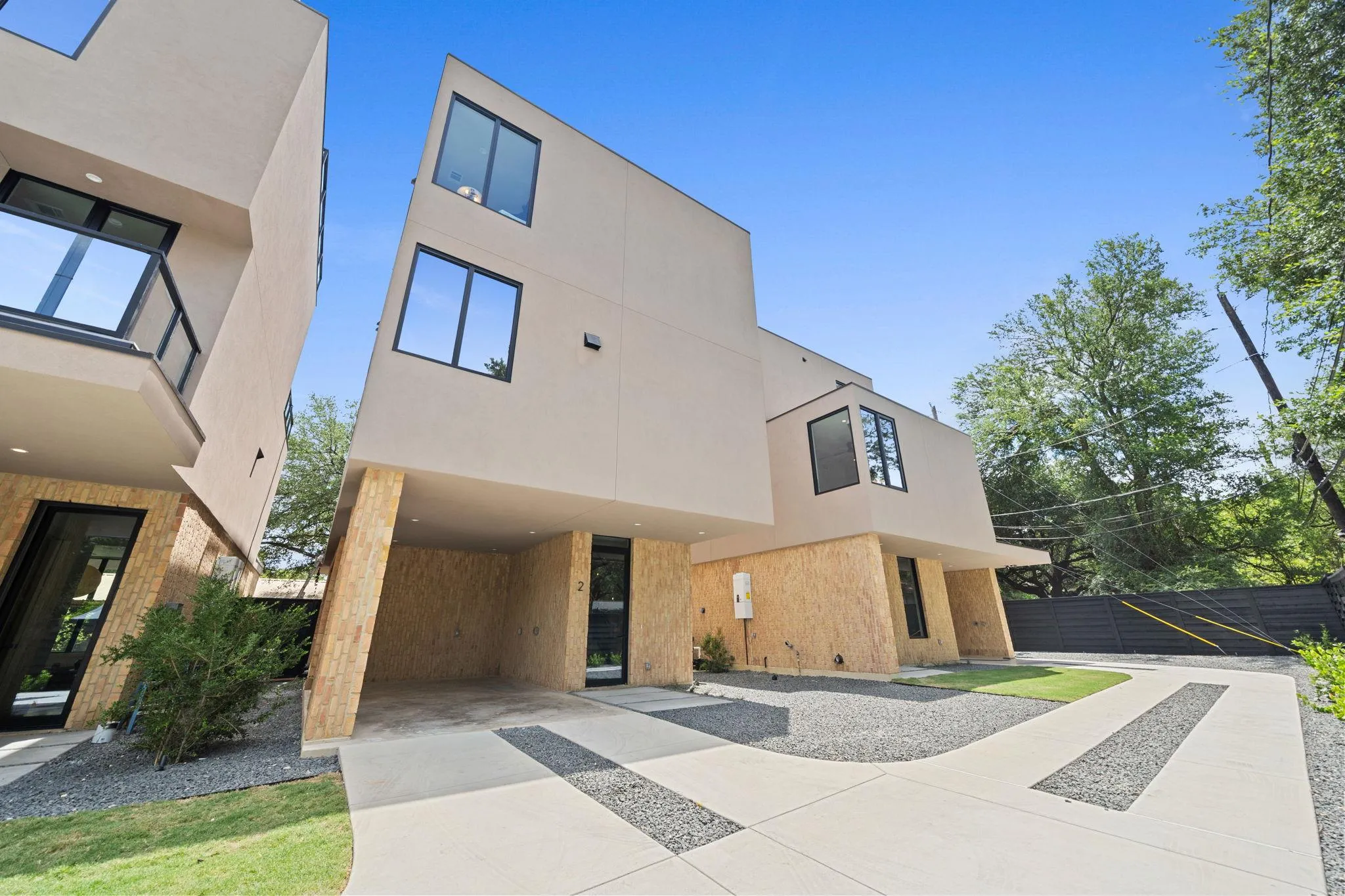Photo 3 of 1403 BARTON HILLS DR #2