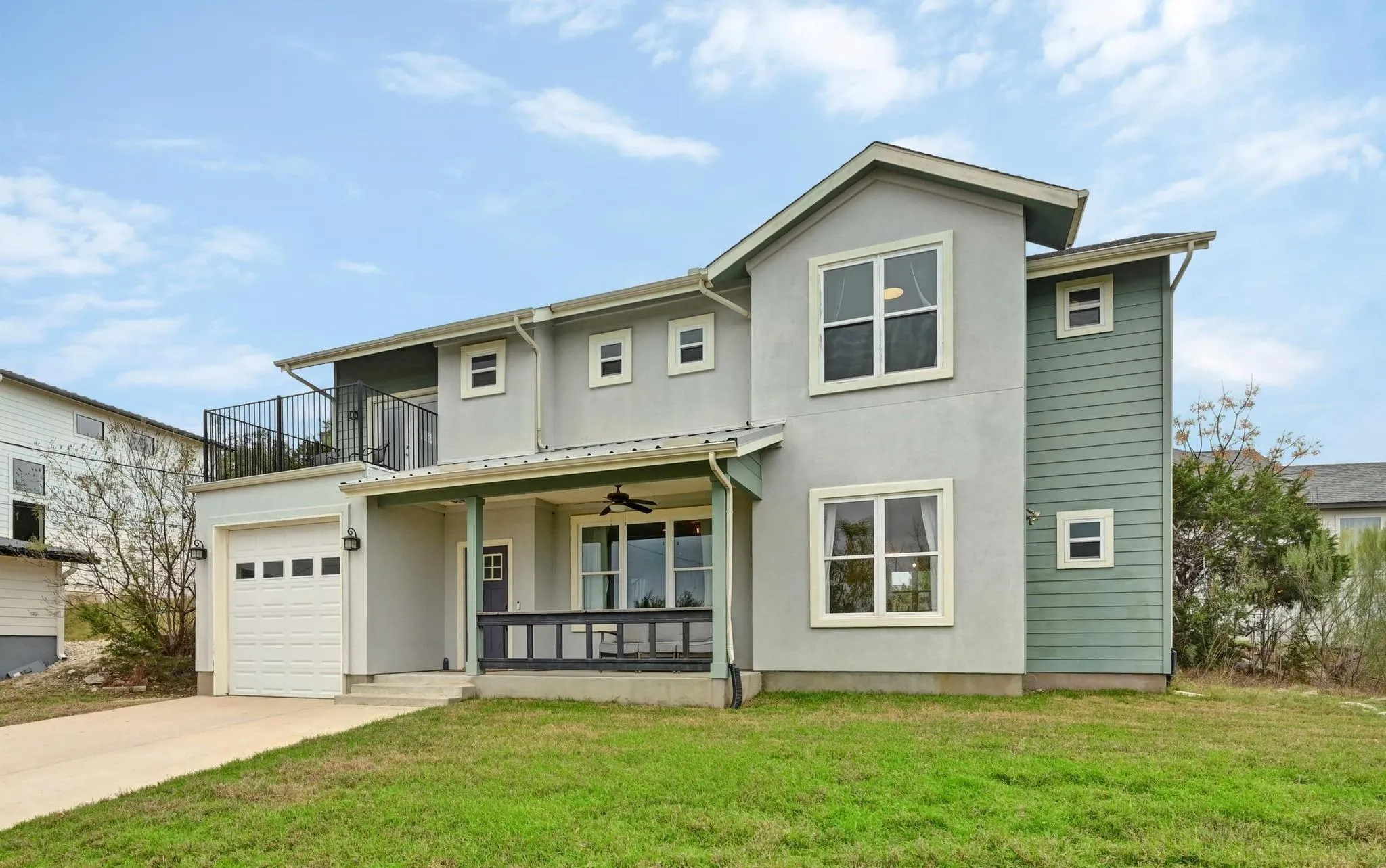 Photo 4 of 17305 LAKE WOOD CIR
