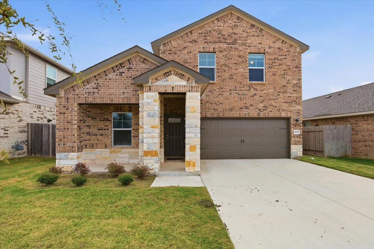 Photo 2 of 17705 PRAIRIE LAND WAY