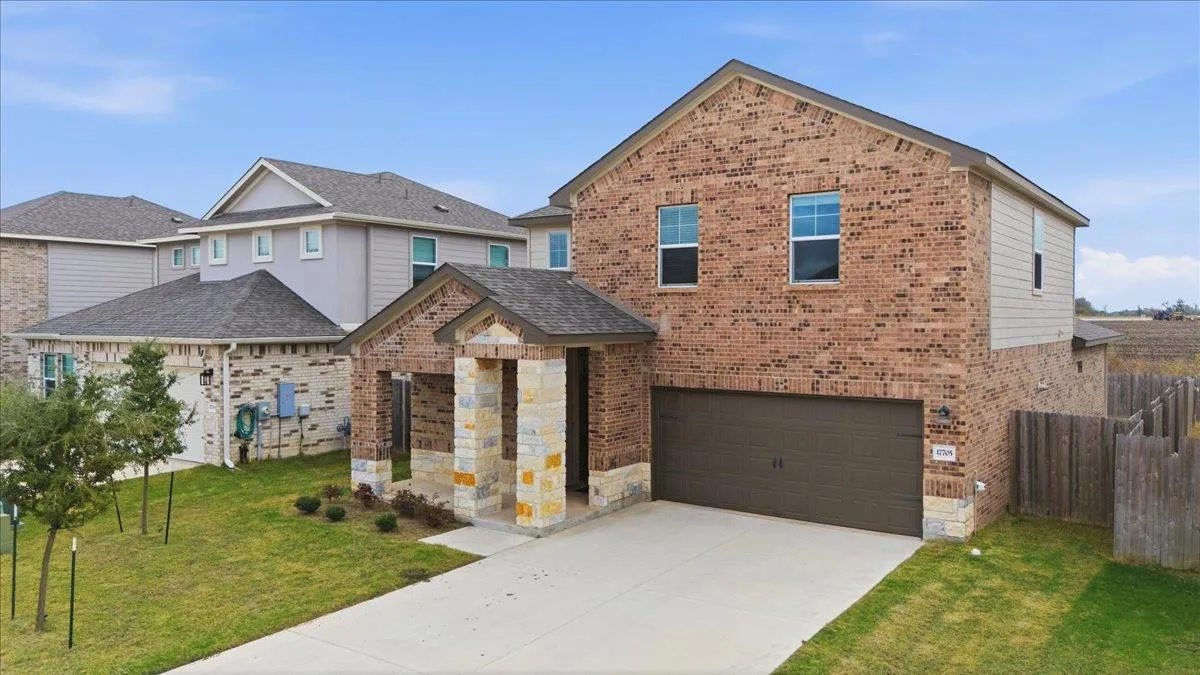 Photo 4 of 17705 PRAIRIE LAND WAY