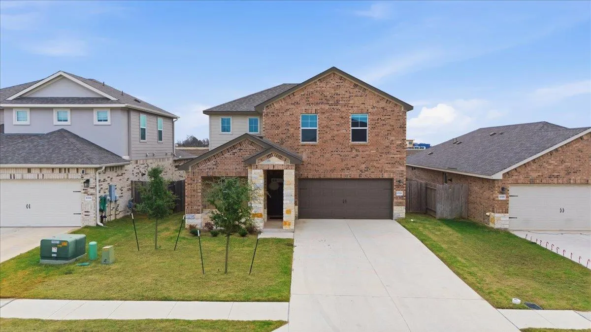 Photo 3 of 17705 PRAIRIE LAND WAY