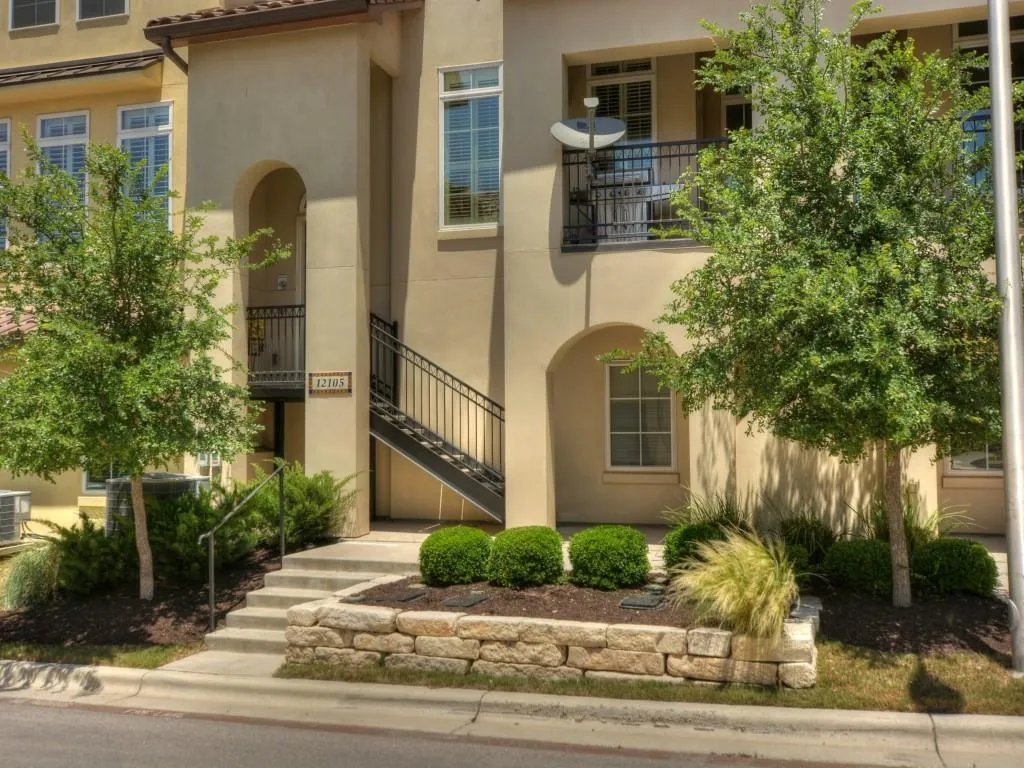 Photo 2 of 12105 TERRAZA CIR #67