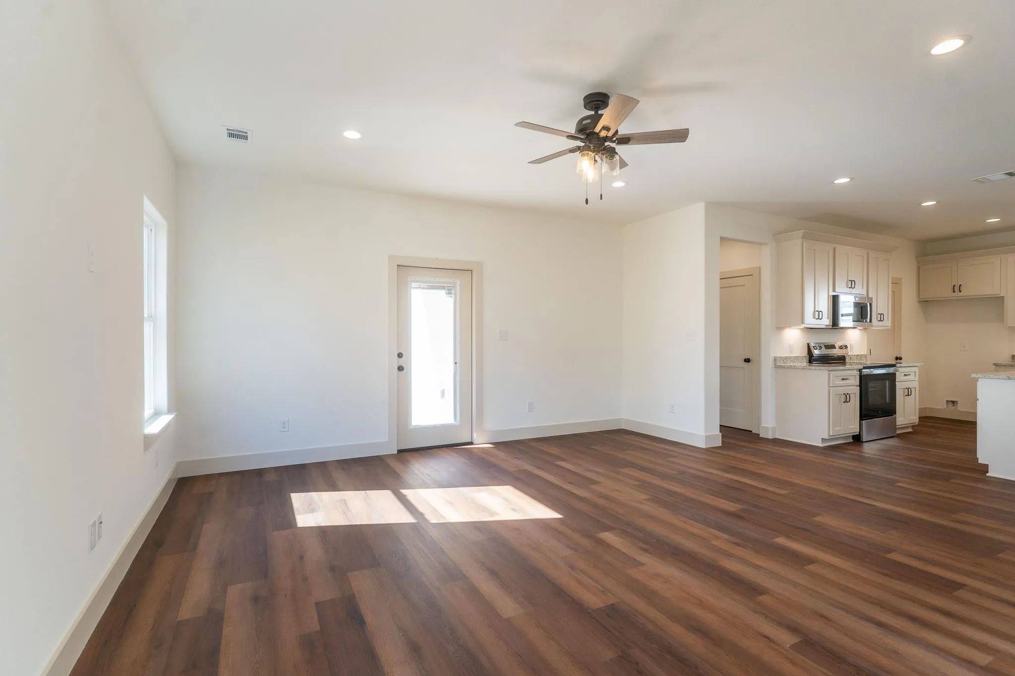 Photo 4 of 315 STRING PRAIRIE WAY