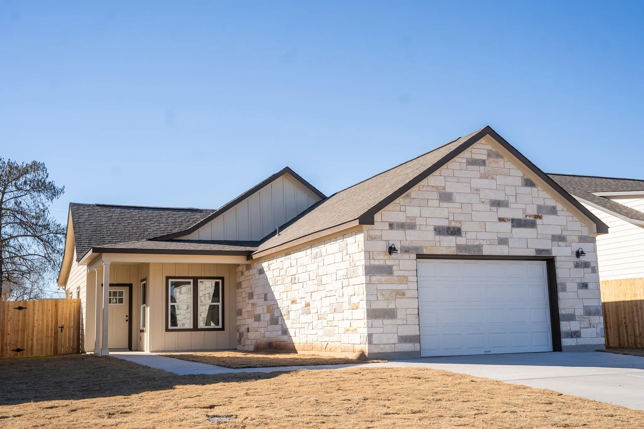 Photo 2 of 315 STRING PRAIRIE WAY