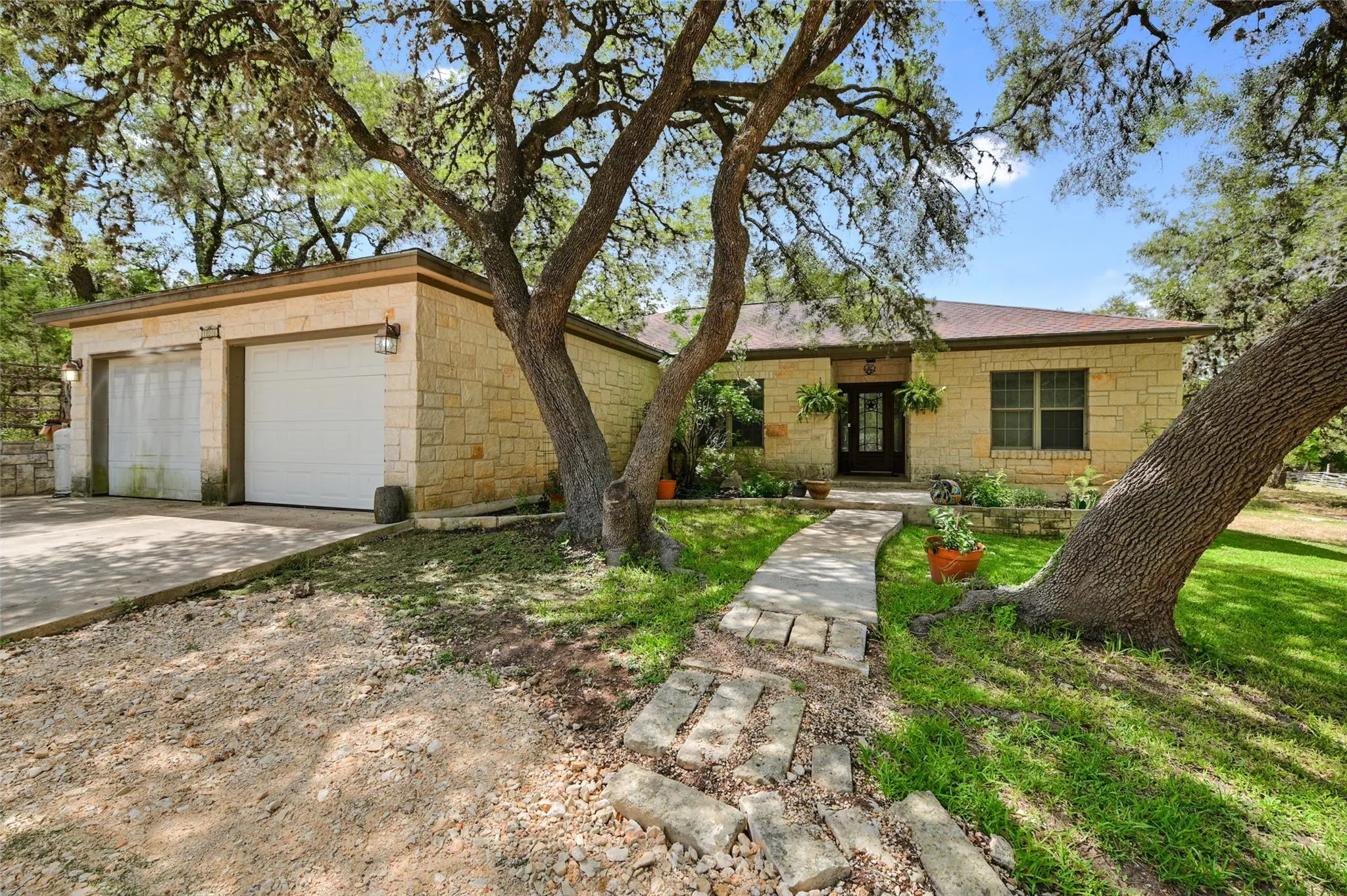 Photo of 106 MASONIC LODGE RD, Wimberley, TX, 78676
