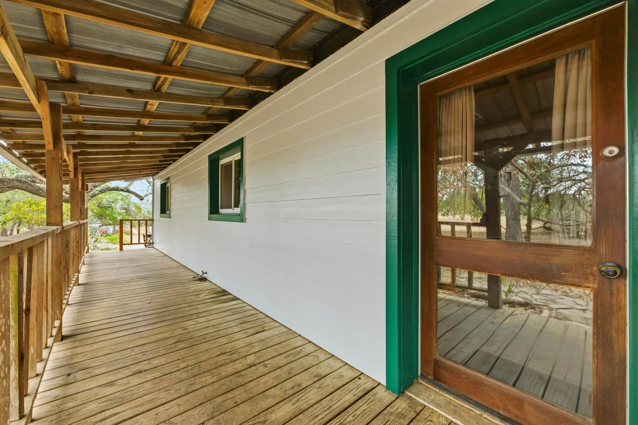 Photo 5 of 4808 W FITZHUGH RD