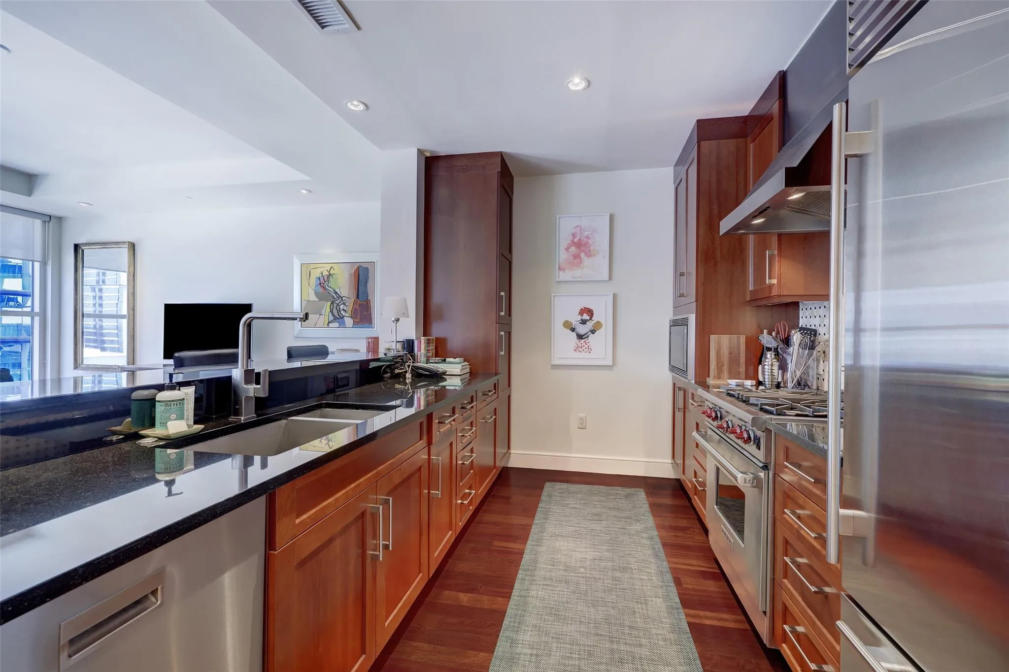 Photo 5 of 98 SAN JACINTO BLVD #1803