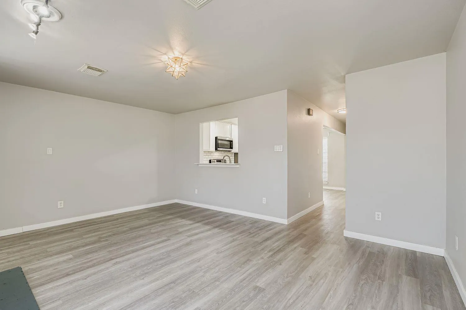 Photo 5 of 1827 RIVER CROSSING CIR #C