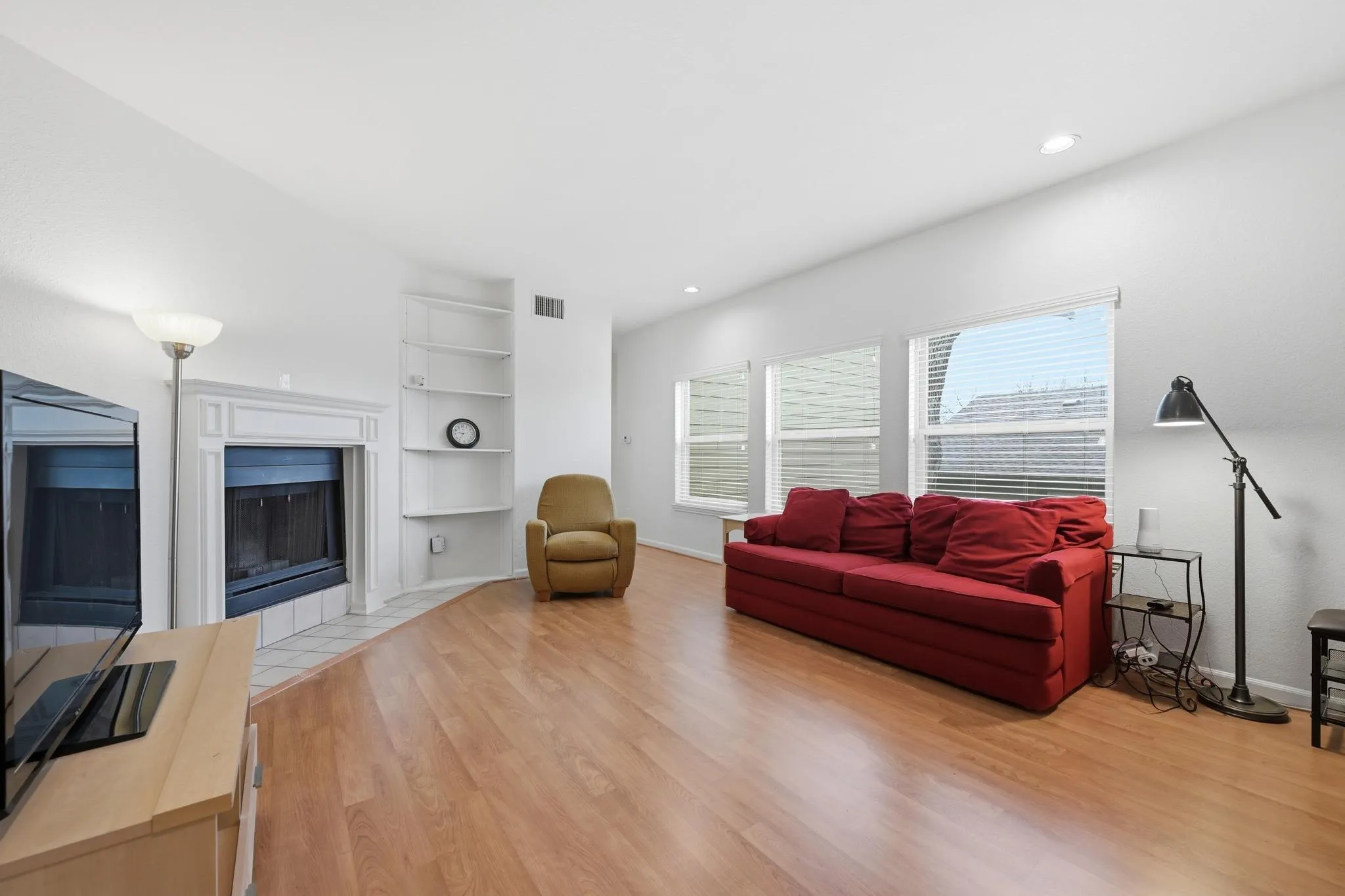 Photo 2 of 4409 DUVAL ST #305