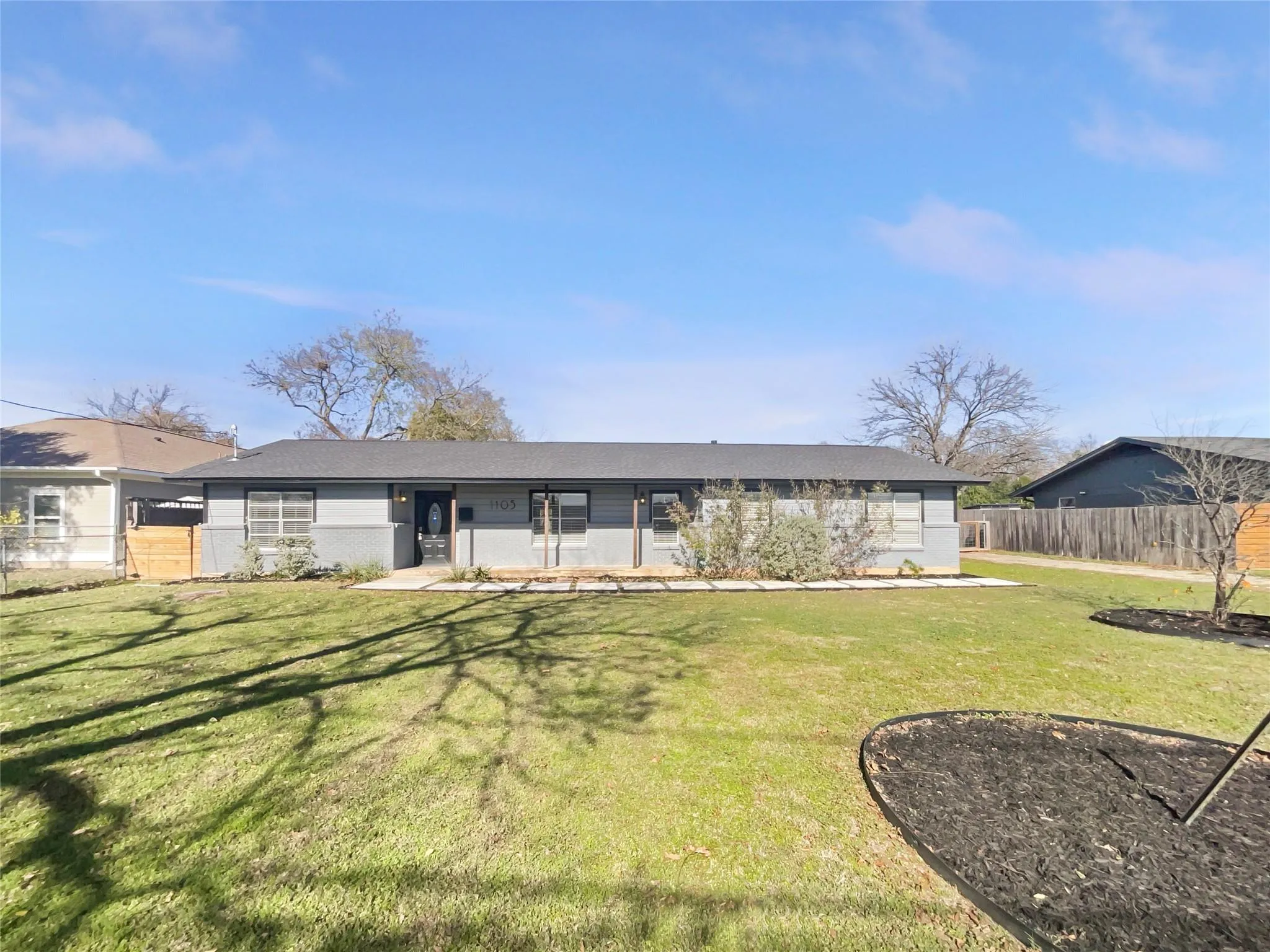 Photo of 1105 E 17TH ST, Georgetown, TX, 78626