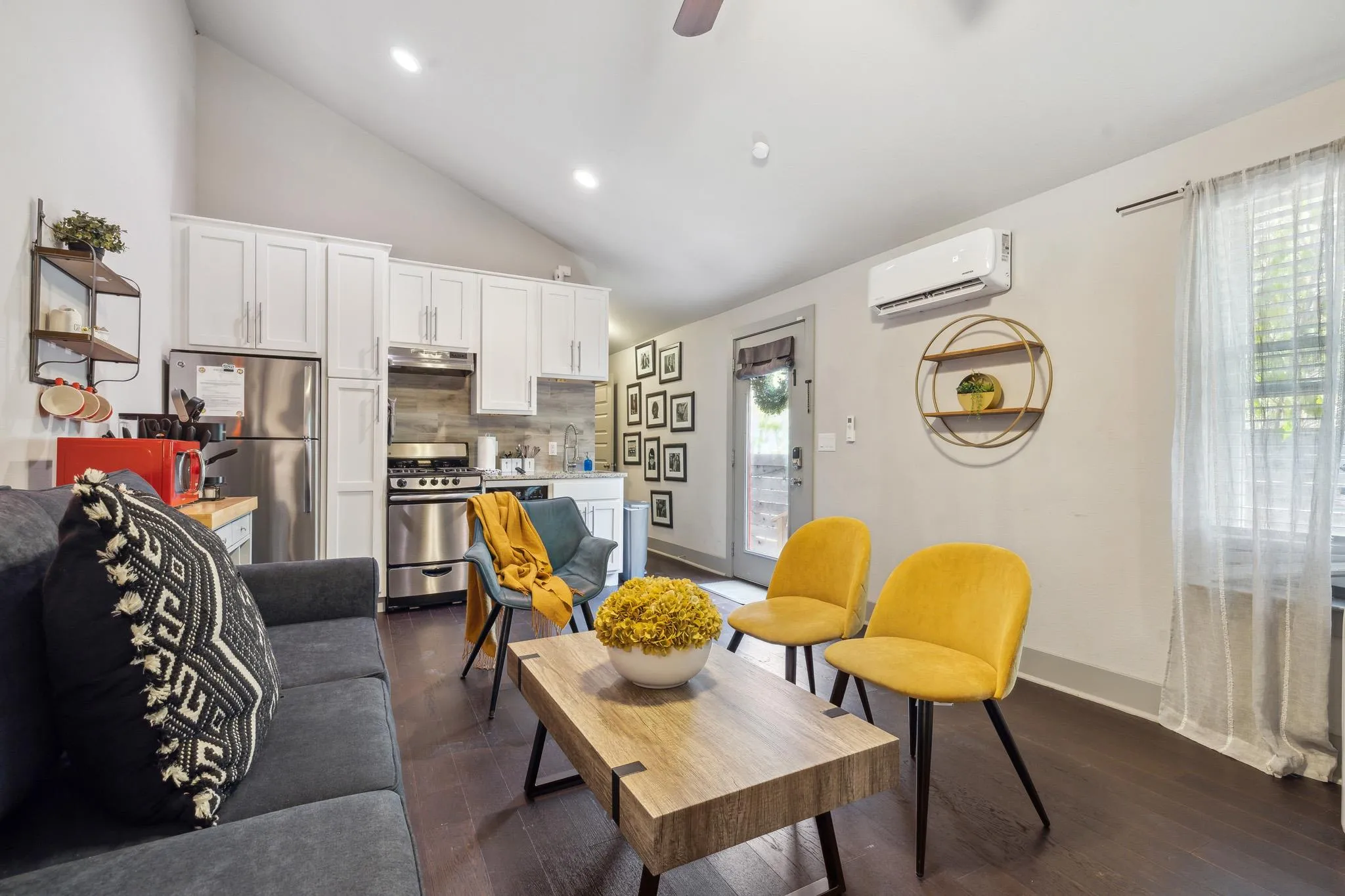 Photo 5 of 1139 1/2 POQUITO ST #3