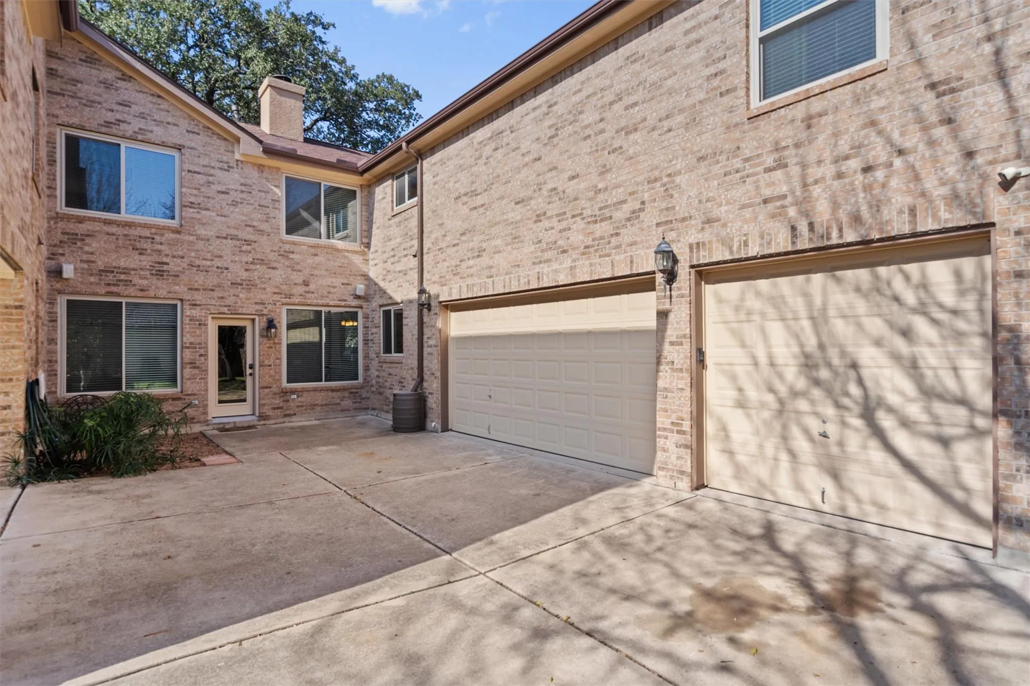 Photo 3 of 3959 LORD BYRON CIR