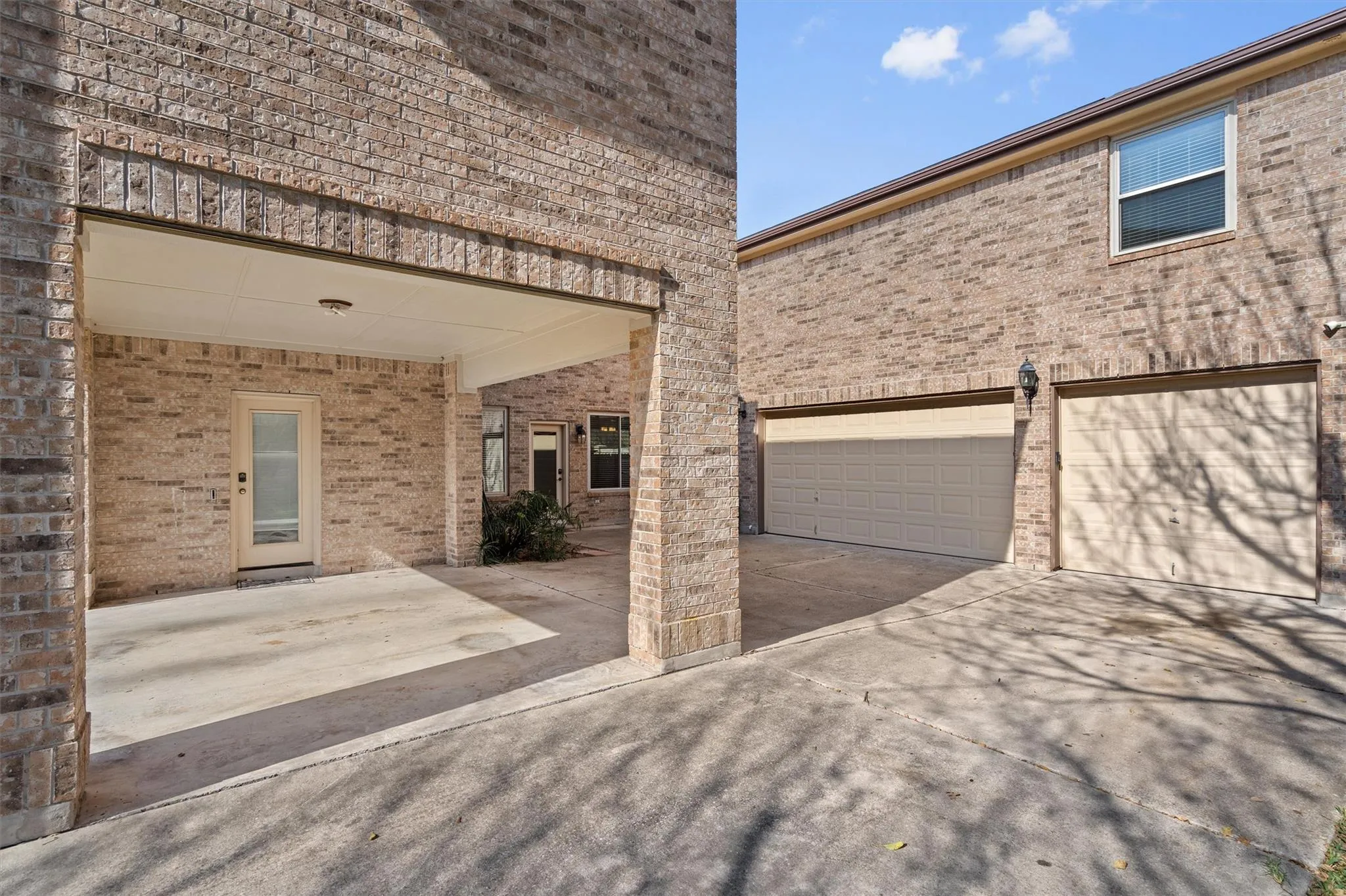Photo 2 of 3959 LORD BYRON CIR