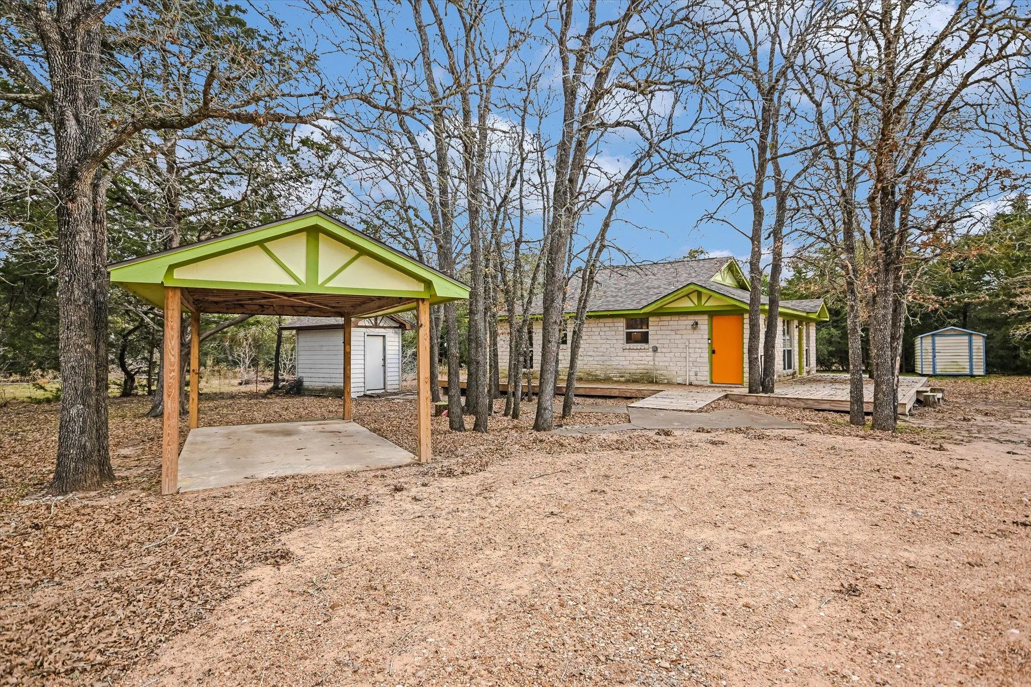 Photo of 309 STOLLE LN, Flatonia, TX, 78941