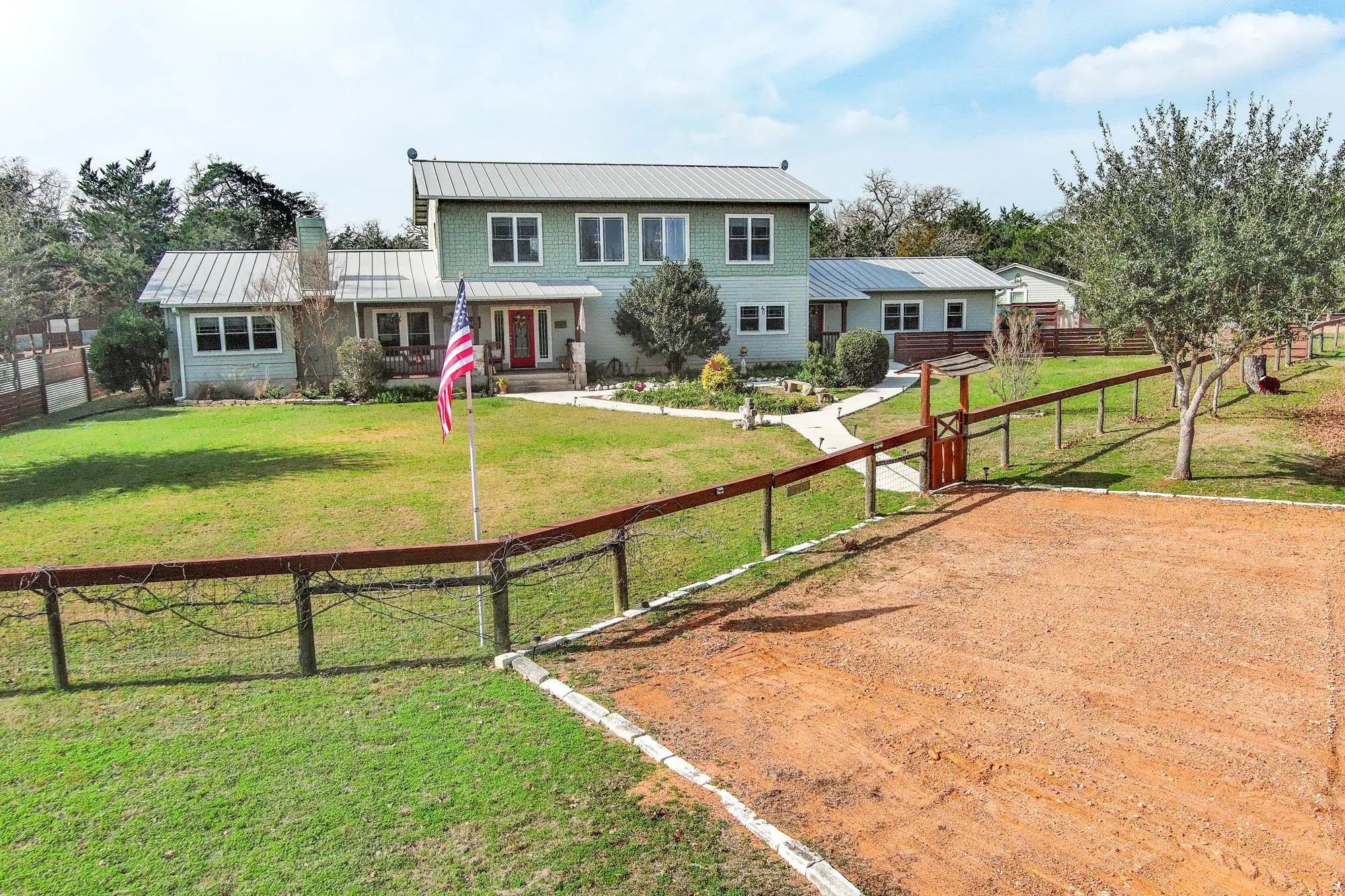 Photo of 418 VYVJALA RD, Smithville, TX, 78957