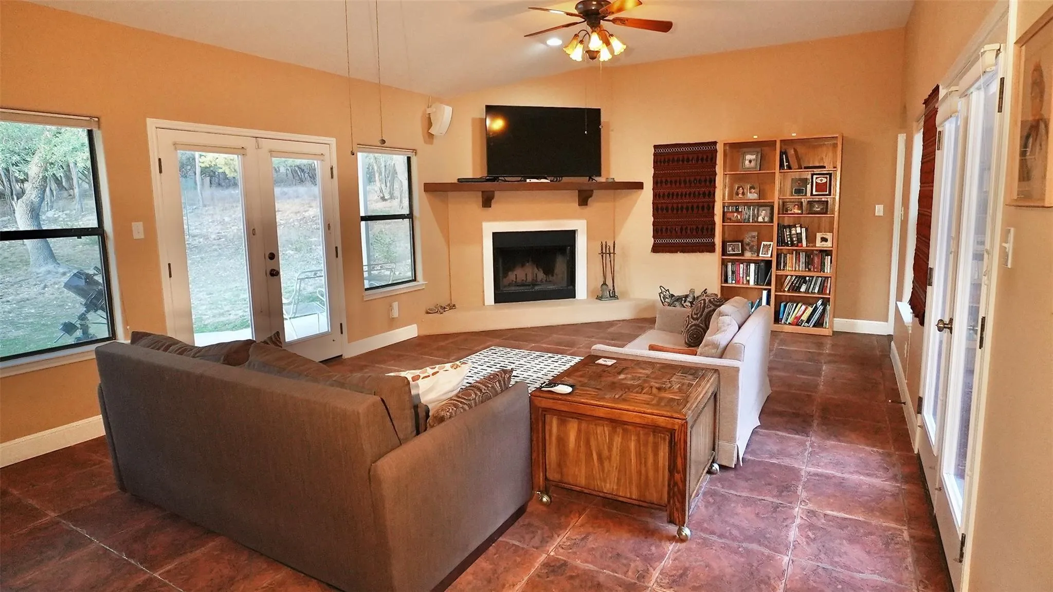 Photo 4 of 450 WINDMILL OAKS DR