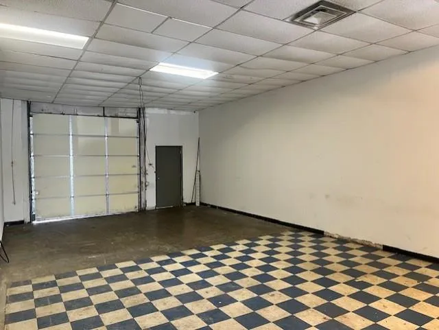 Photo 5 of 4700 LOYOLA LN #109