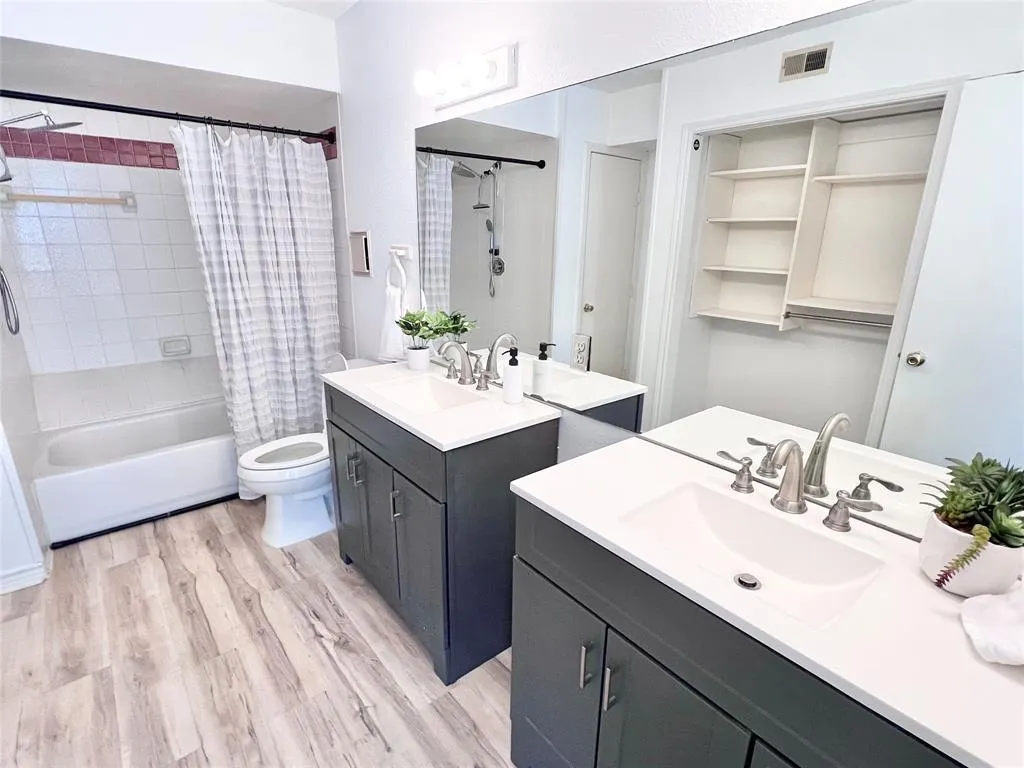 Photo 4 of 2450 WICKERSHAM LN #106