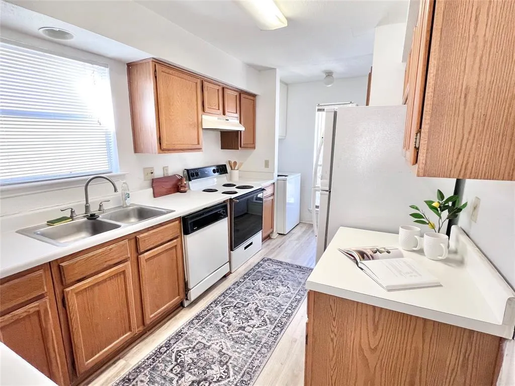 Photo 5 of 2450 WICKERSHAM LN #106