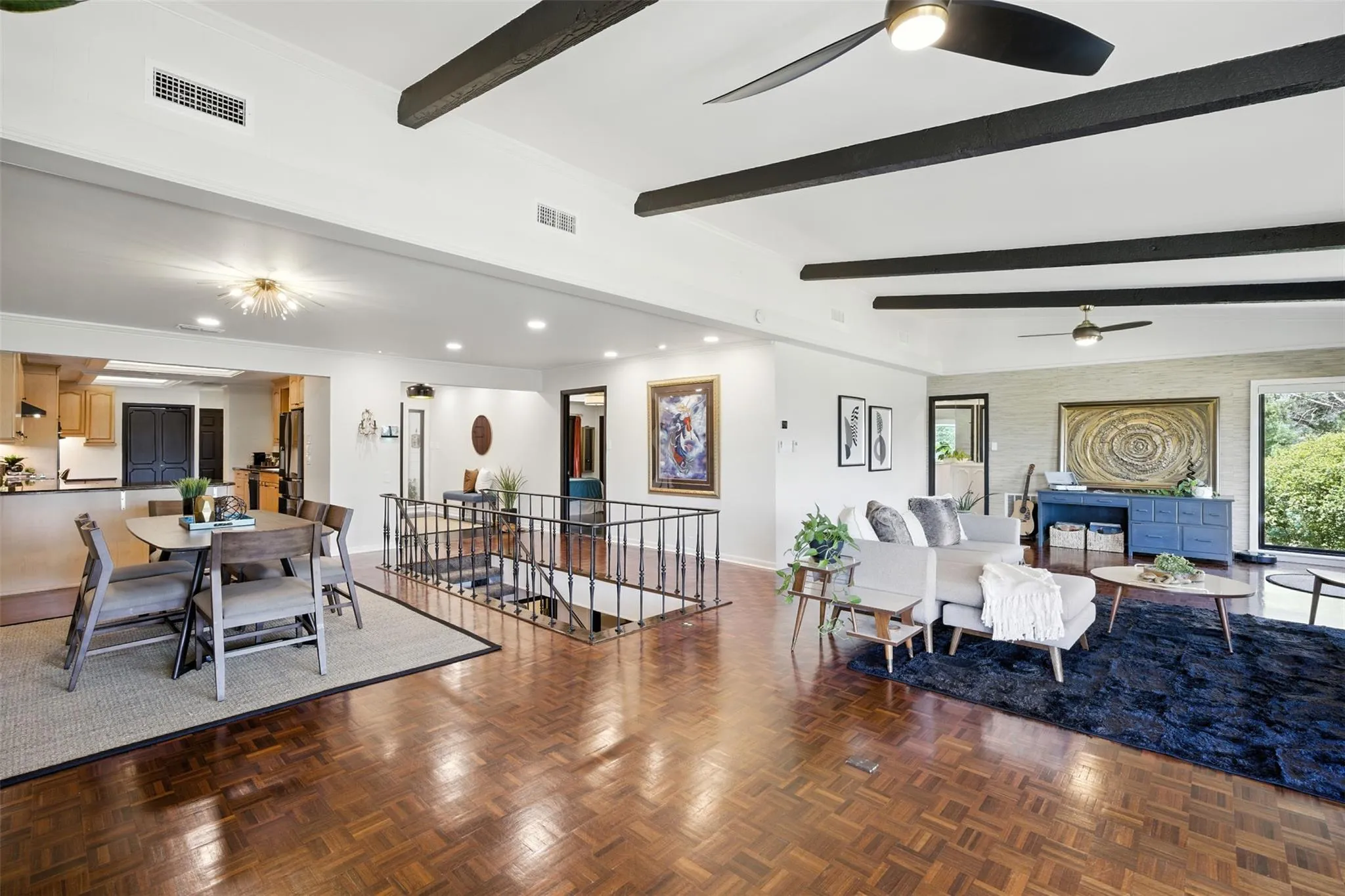 Photo 5 of 402 SEAWIND ST