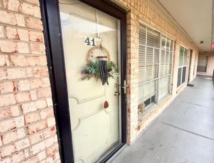 Photo 2 of 2425 ASHDALE DR #41