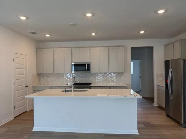 Photo 4 of 17004 LOMOND WAY