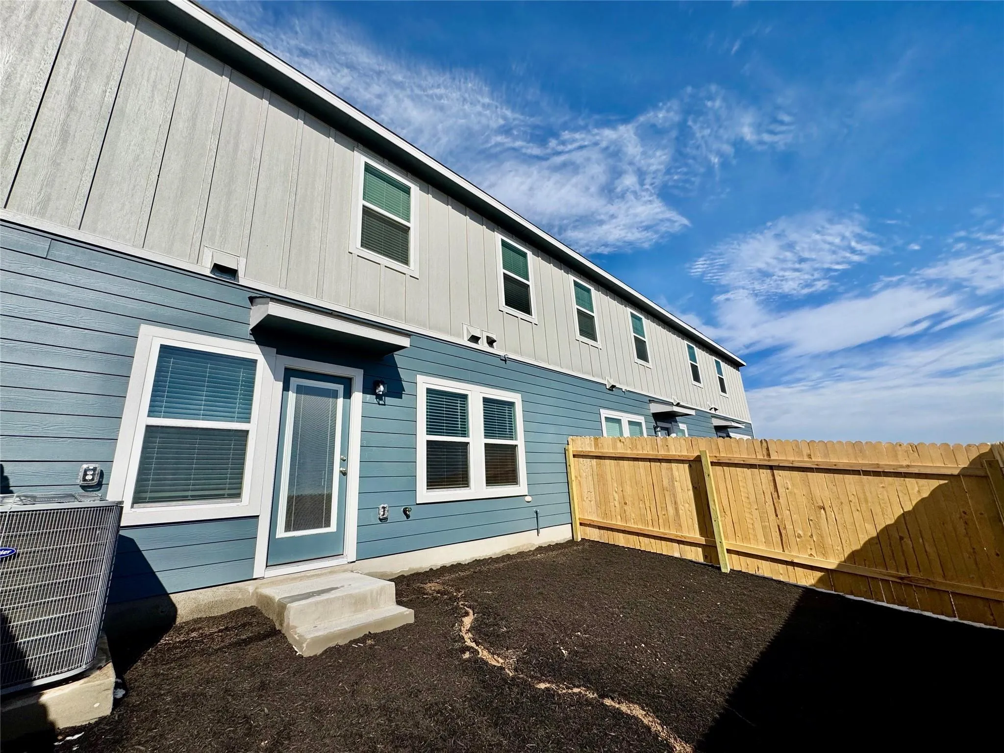 Photo 5 of 12813 SUMMER VILLAGE DR