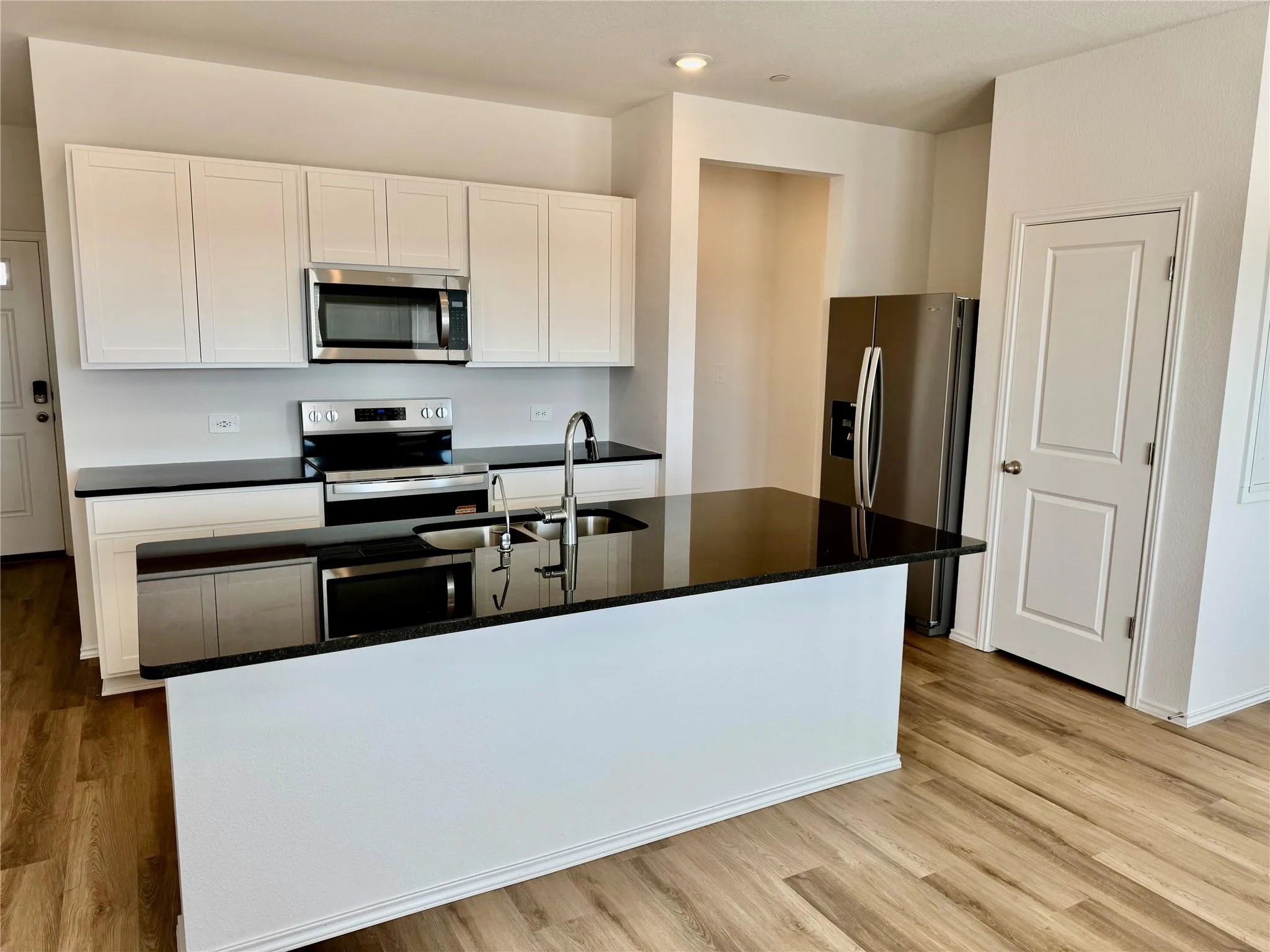 Photo 2 of 12811 SUMMER VILLAGE DR