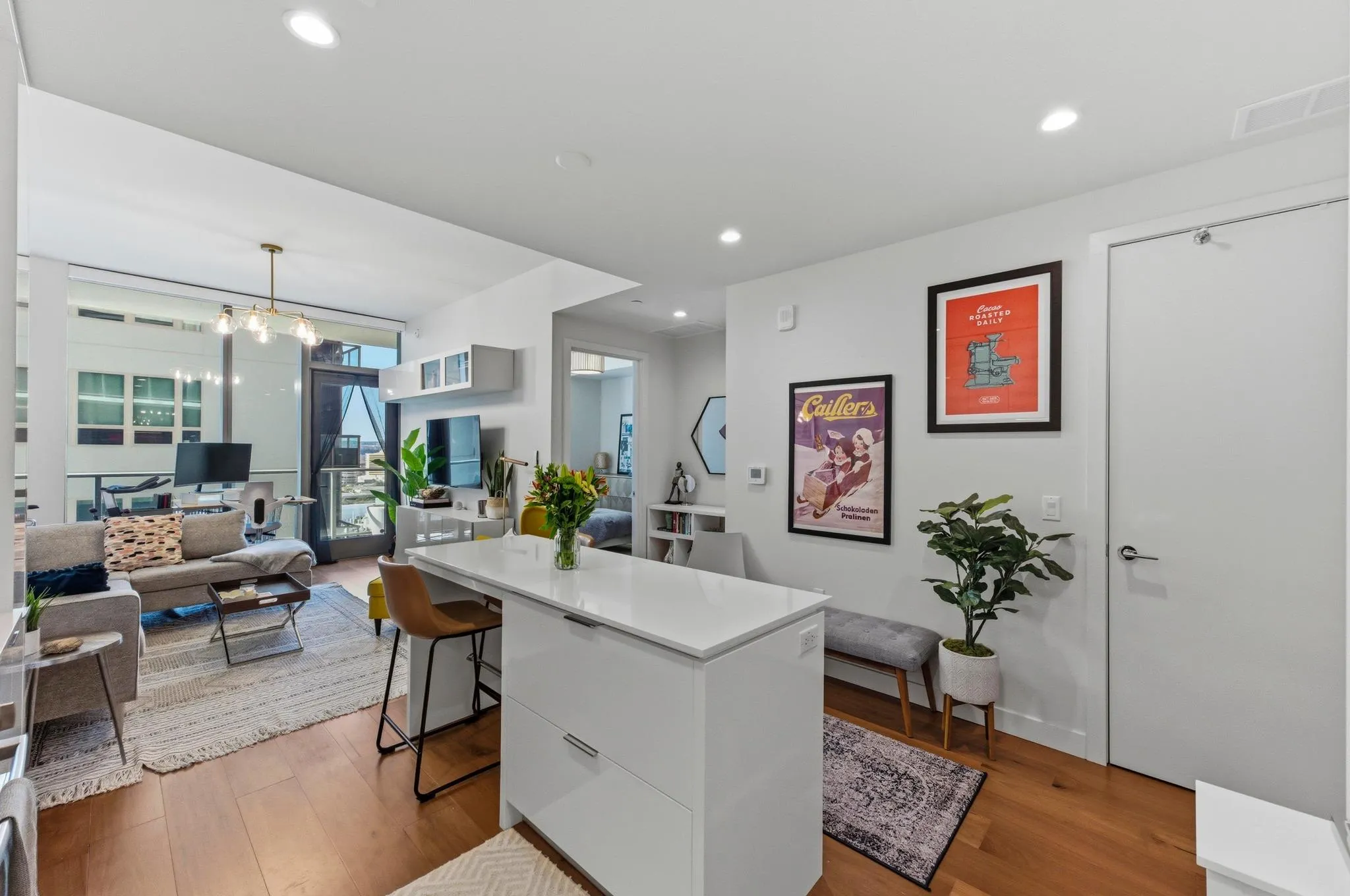 Photo 4 of 44 EAST AVE #1503