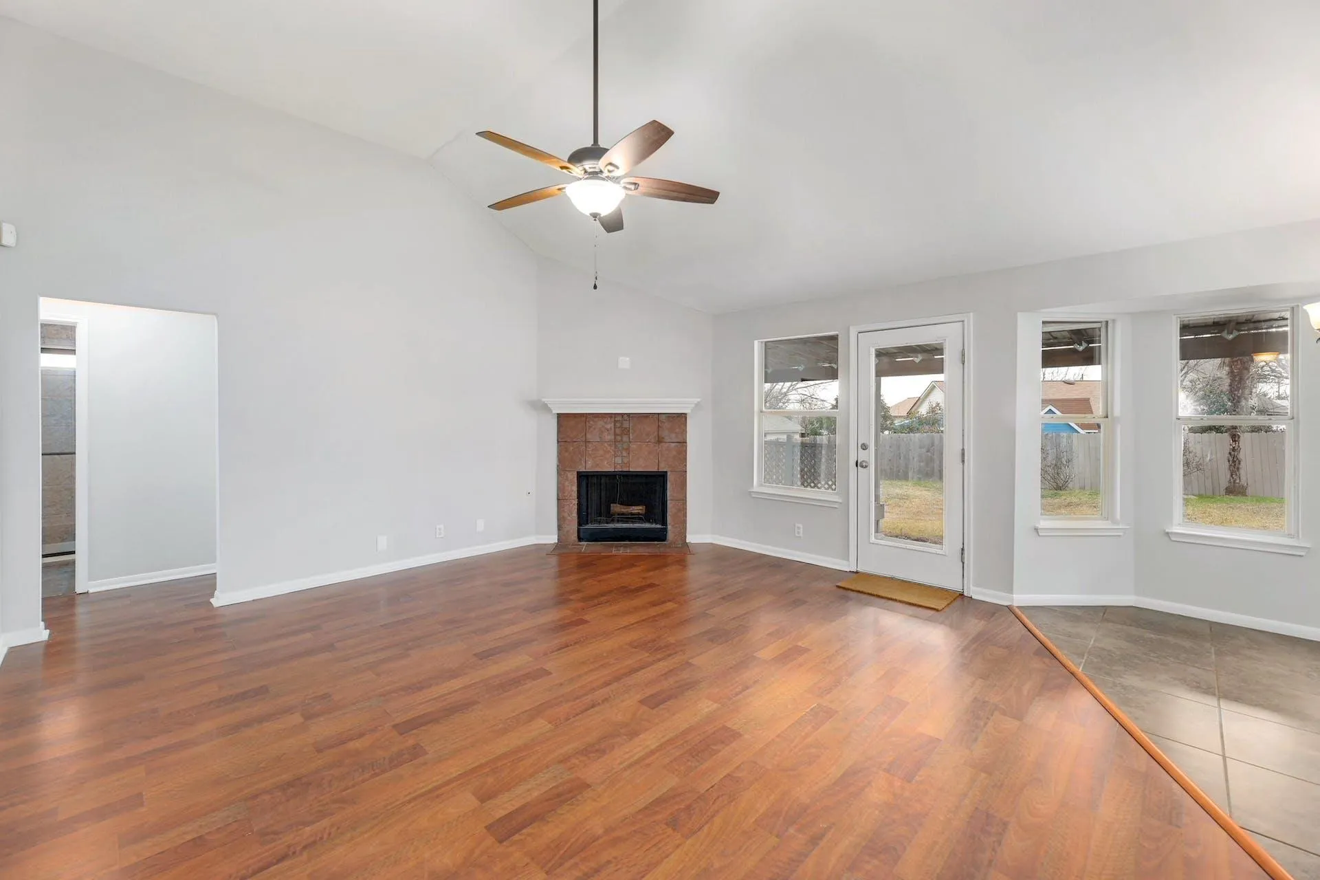 Photo 4 of 214 CRYSTAL KNOLL BLVD