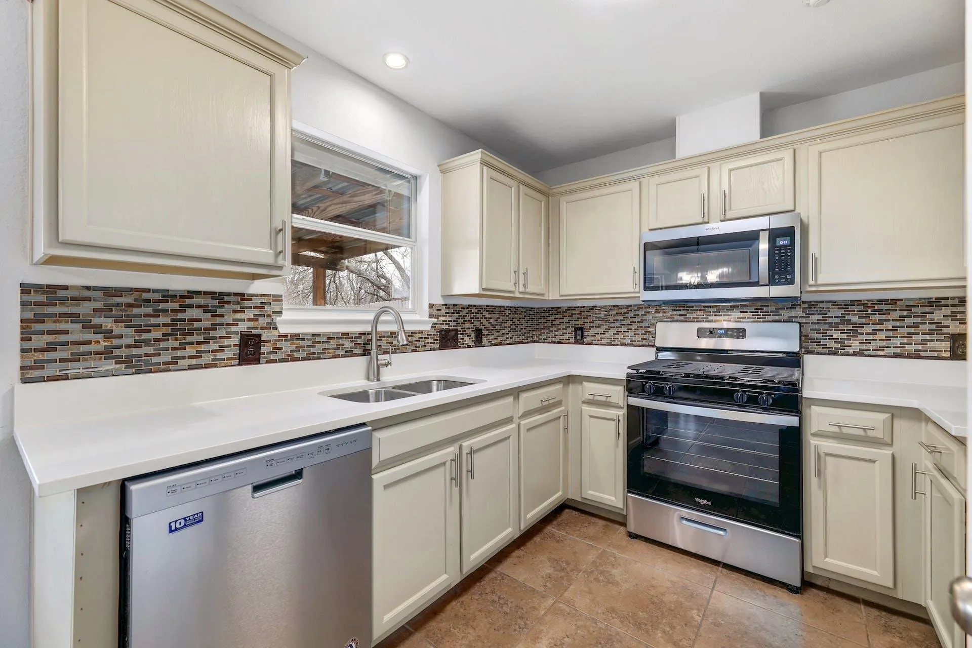 Photo 3 of 214 CRYSTAL KNOLL BLVD