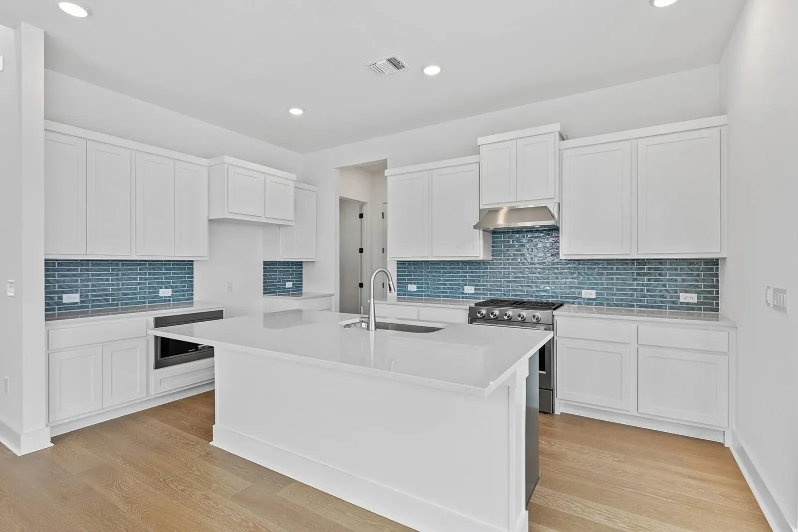 Photo 5 of 112 PENNYBACKER LN