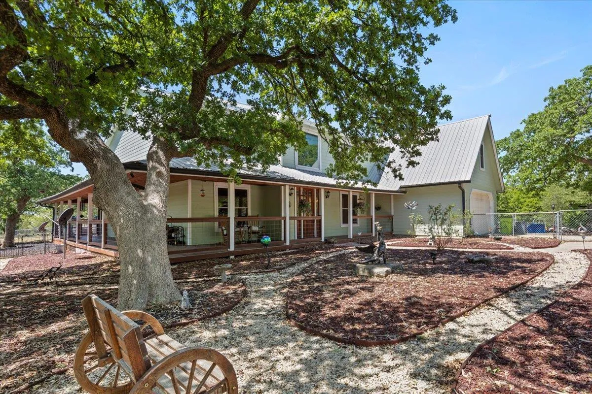 Photo of 550 LEAGUE LINE RD, Smithville, TX, 78957