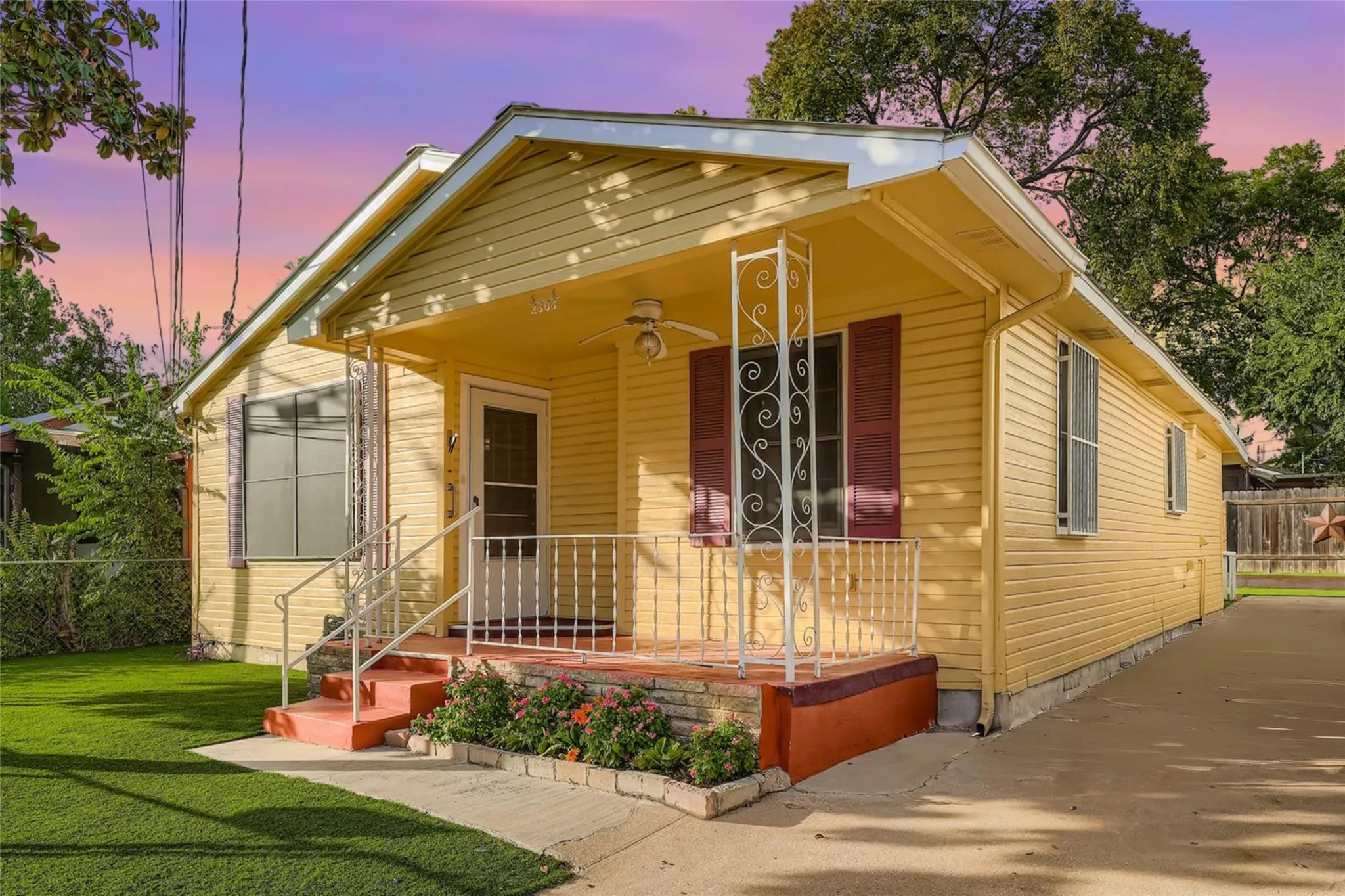 Photo of 2308 SANTA RITA ST, Austin, TX, 78702