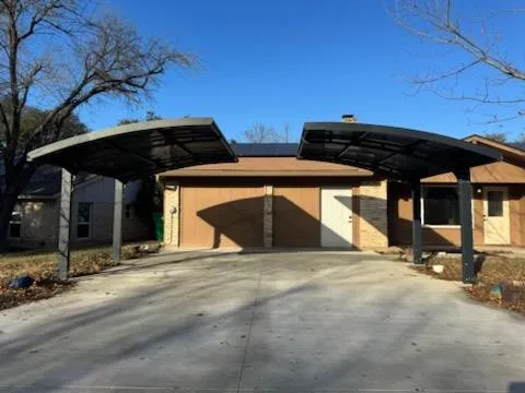Photo 4 of 2114 BEL AIR DR