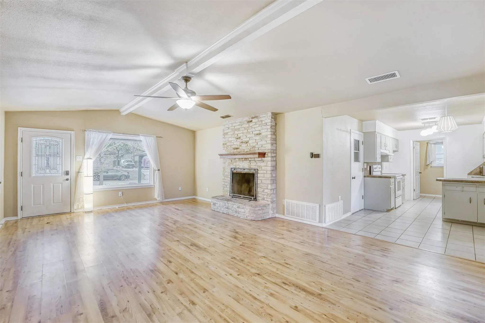 Photo of 2114 BEL AIR DR, Taylor, TX, 76574